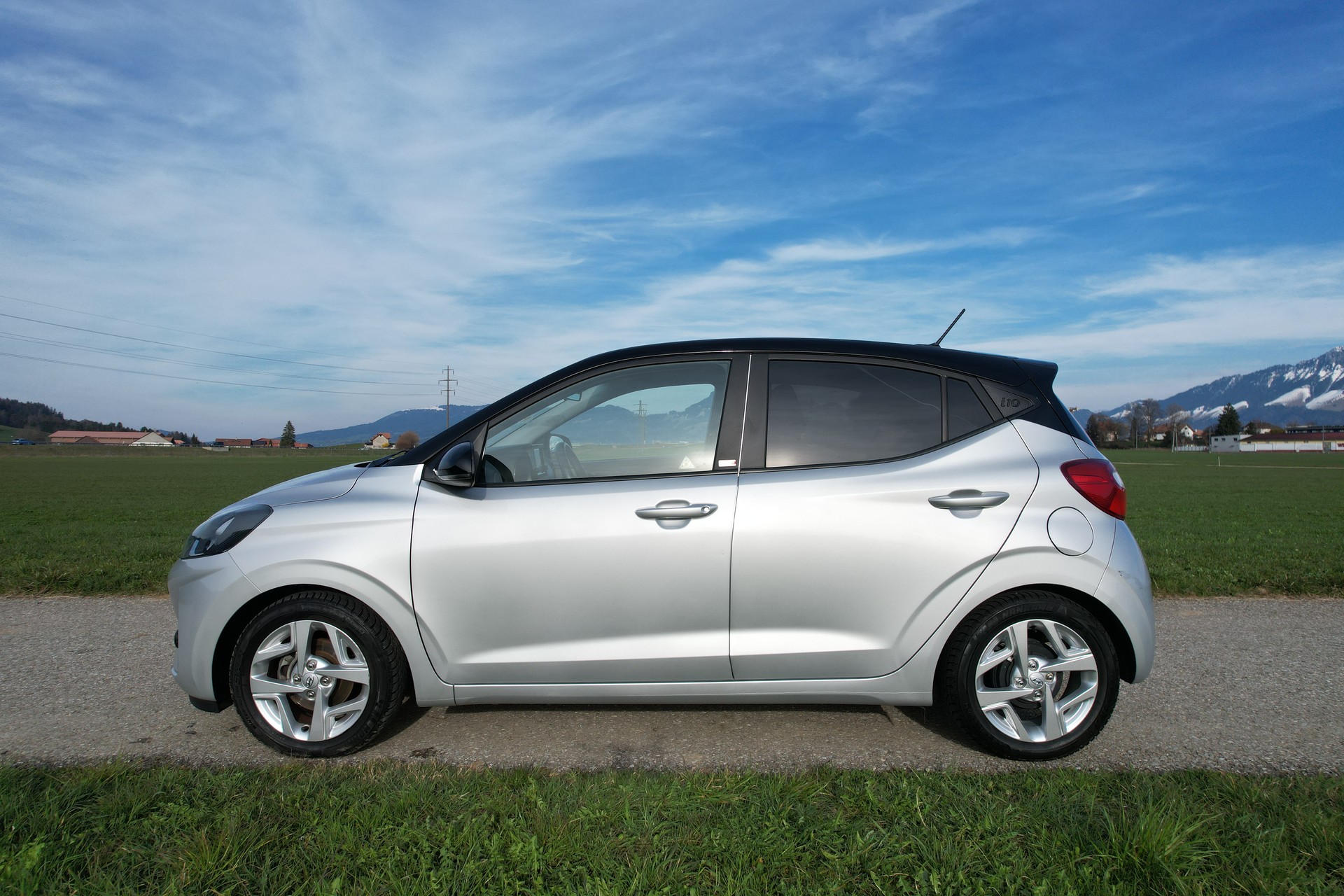HYUNDAI i10 1.0 Launch Automat-image-2