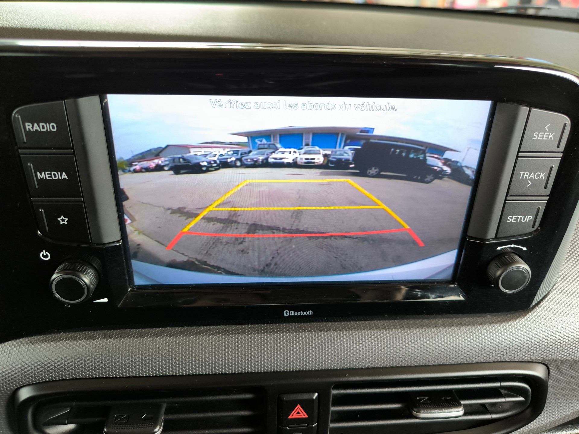 HYUNDAI i10 1.0 Launch Automat-image-10