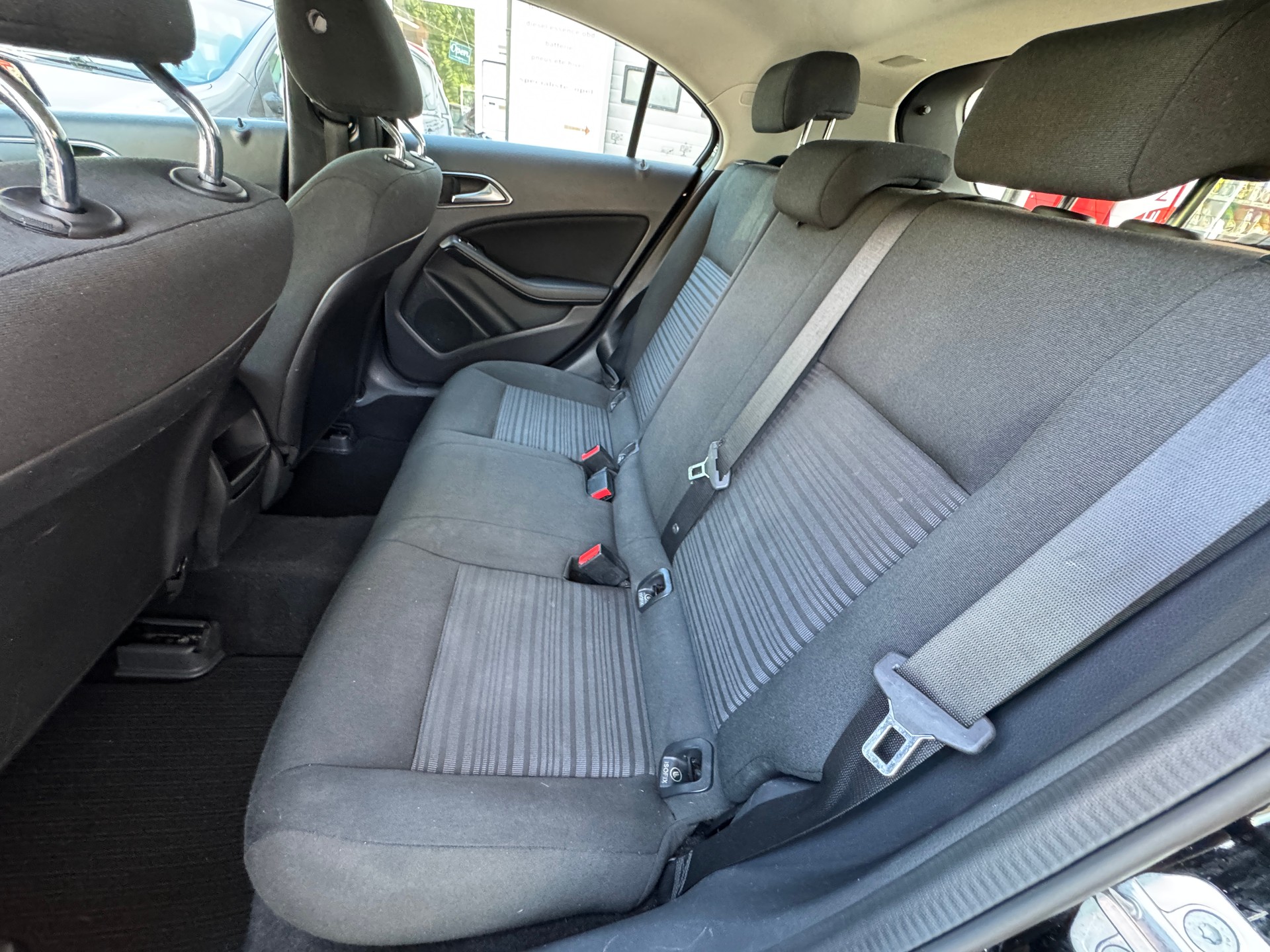 MERCEDES-BENZ A 220 Style 4Matic 7G-DCT-image-9