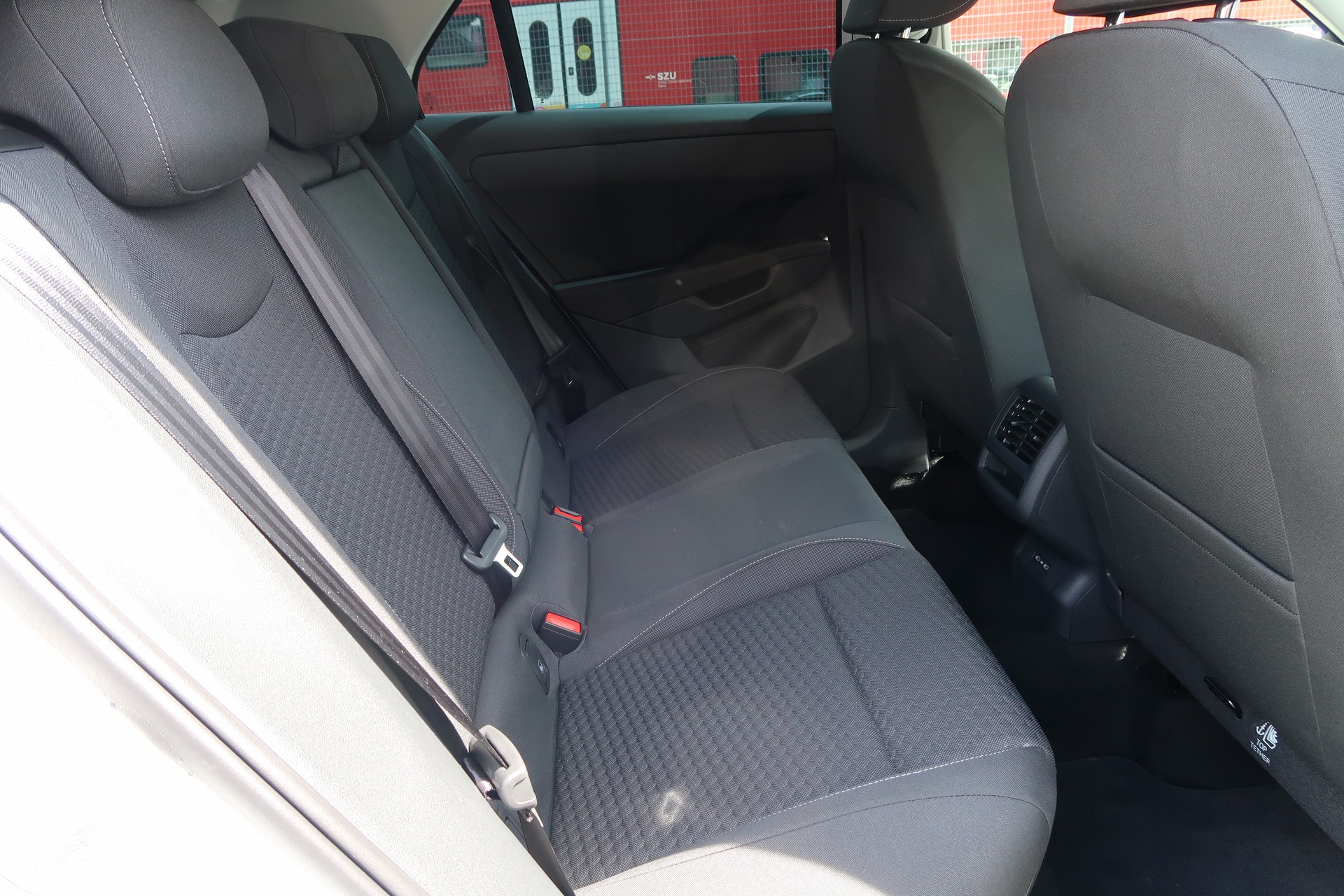 VW T-Roc 1.5 eTSI mHEV Life DSG-image-21