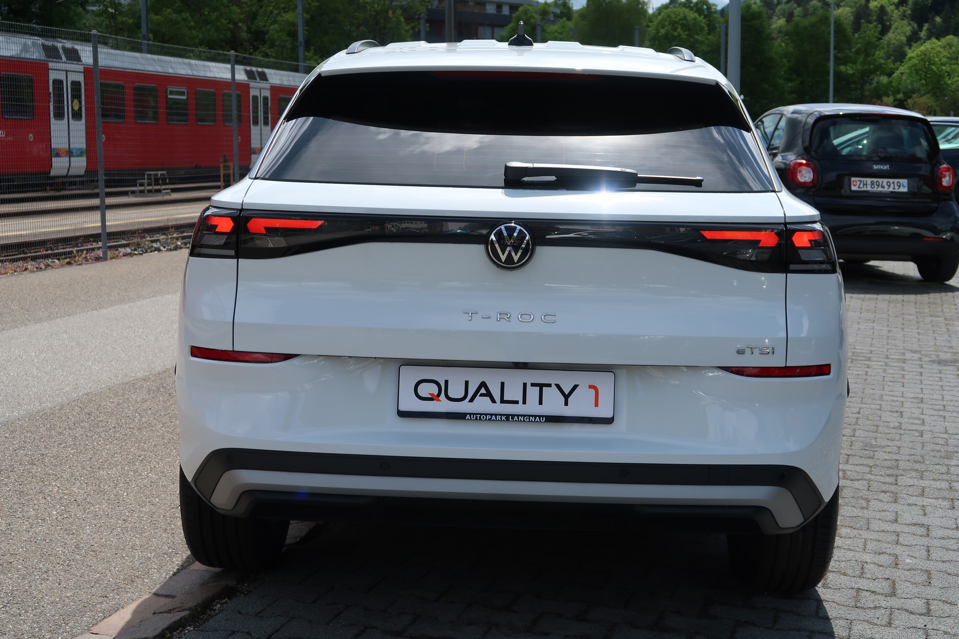 VW T-Roc 1.5 eTSI mHEV Life DSG-image-5