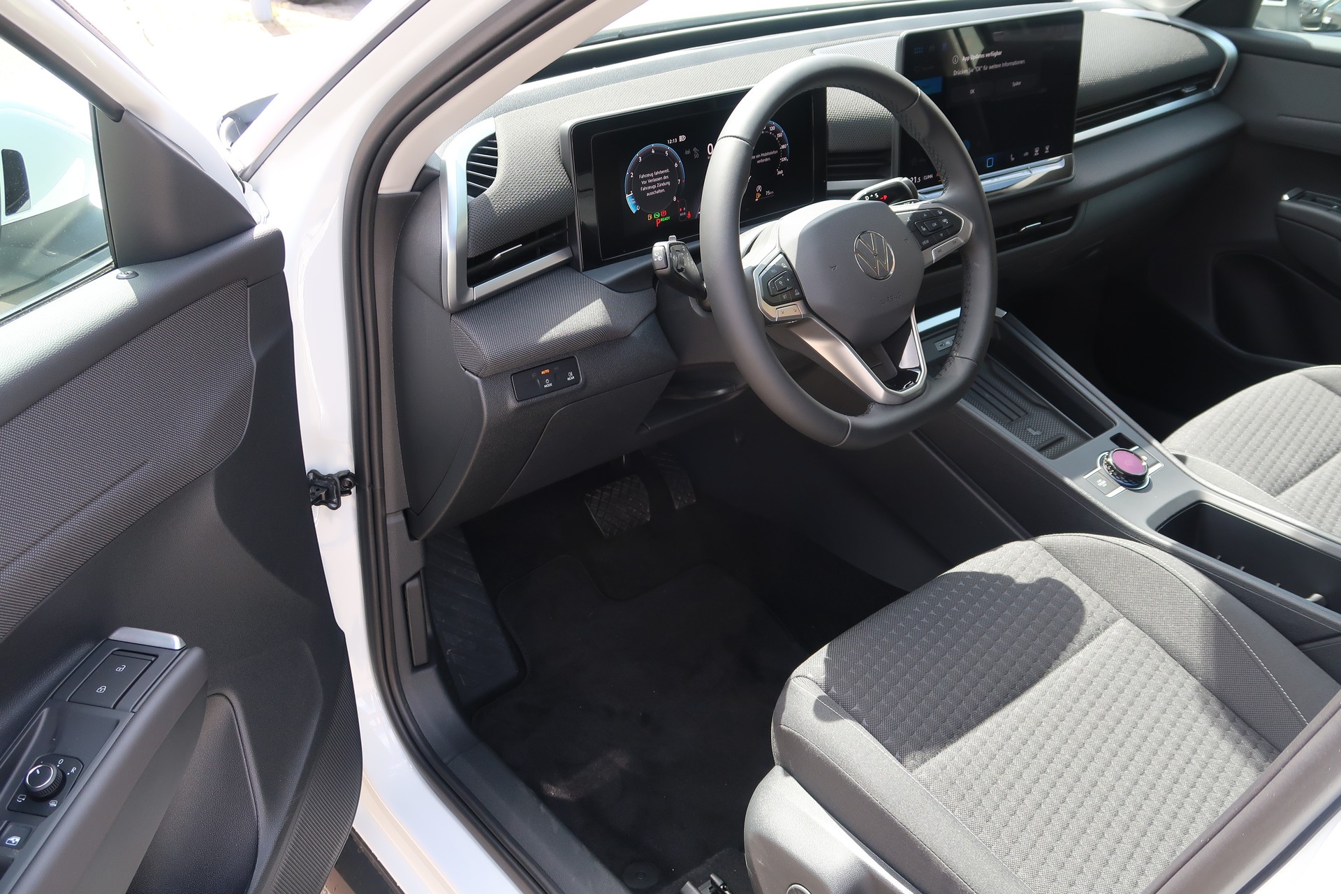 VW T-Roc 1.5 eTSI mHEV Life DSG-image-8