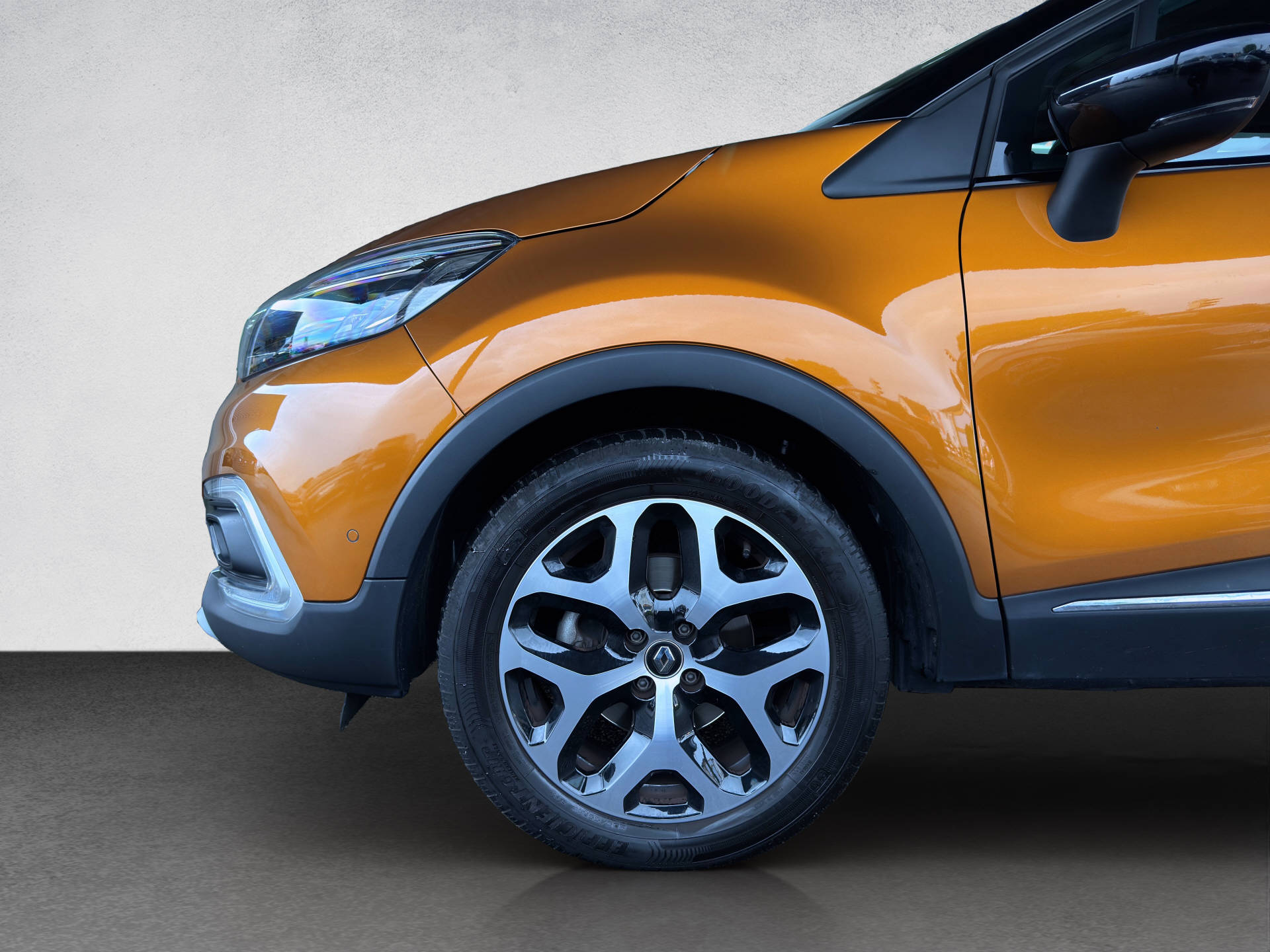 RENAULT Captur 1.3 TCe Intens EDC S/S PF-image-2