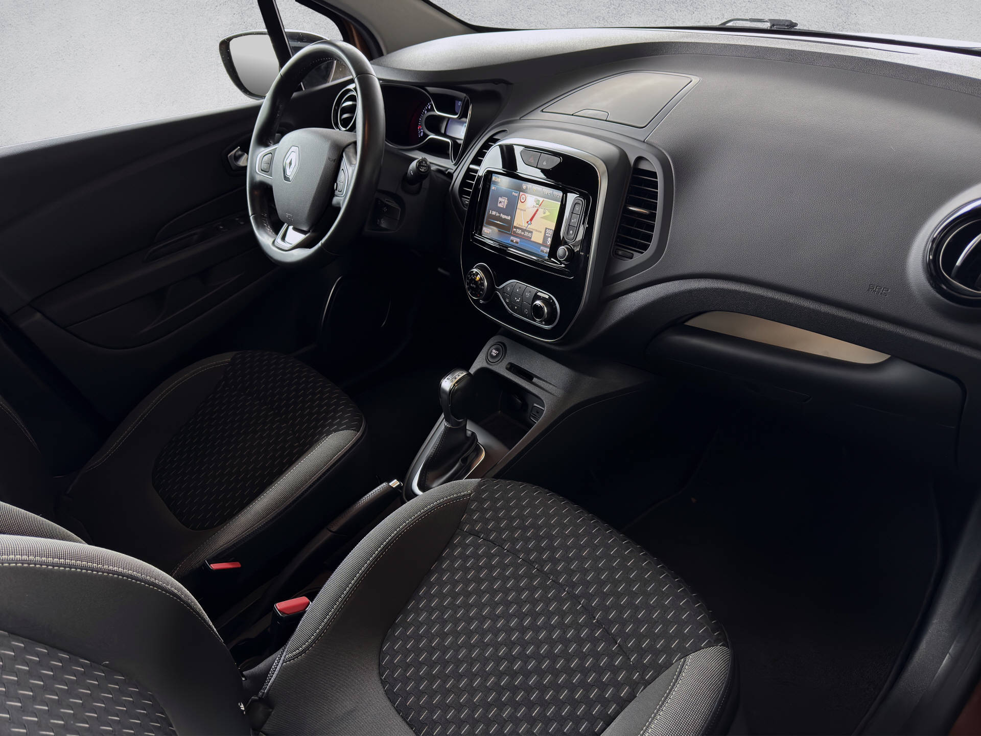 RENAULT Captur 1.3 TCe Intens EDC S/S PF-image-11