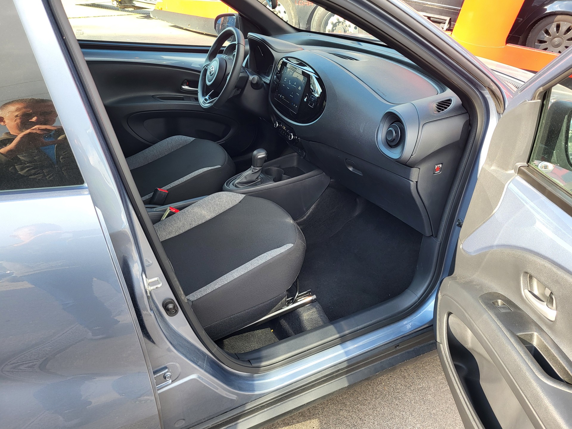 TOYOTA Aygo X 1.0 VVT-i Comfort CVT-image-3