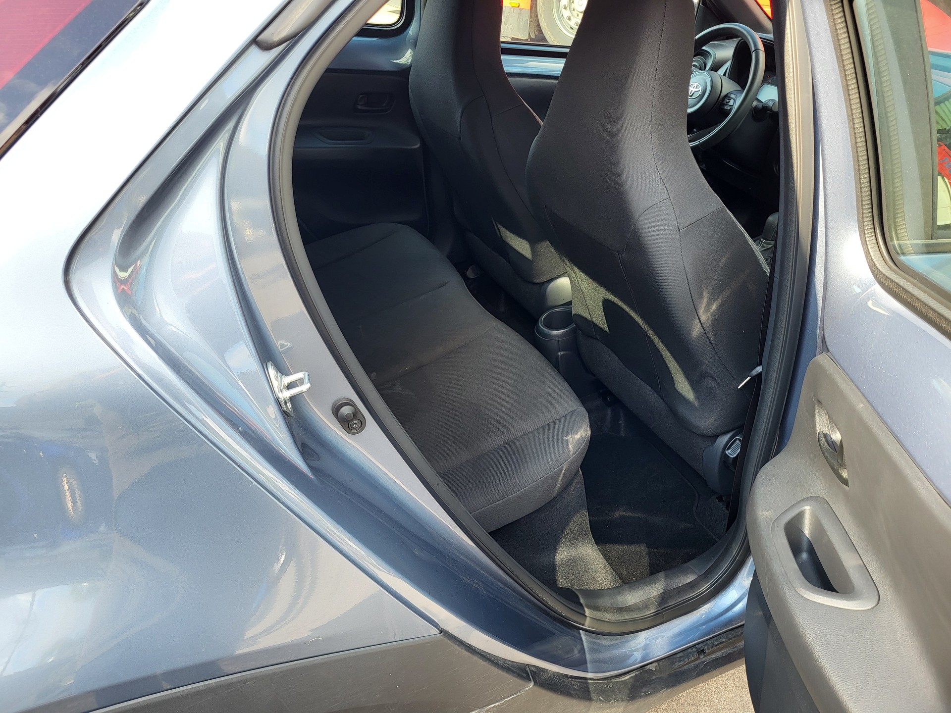 TOYOTA Aygo X 1.0 VVT-i Comfort CVT-image-4