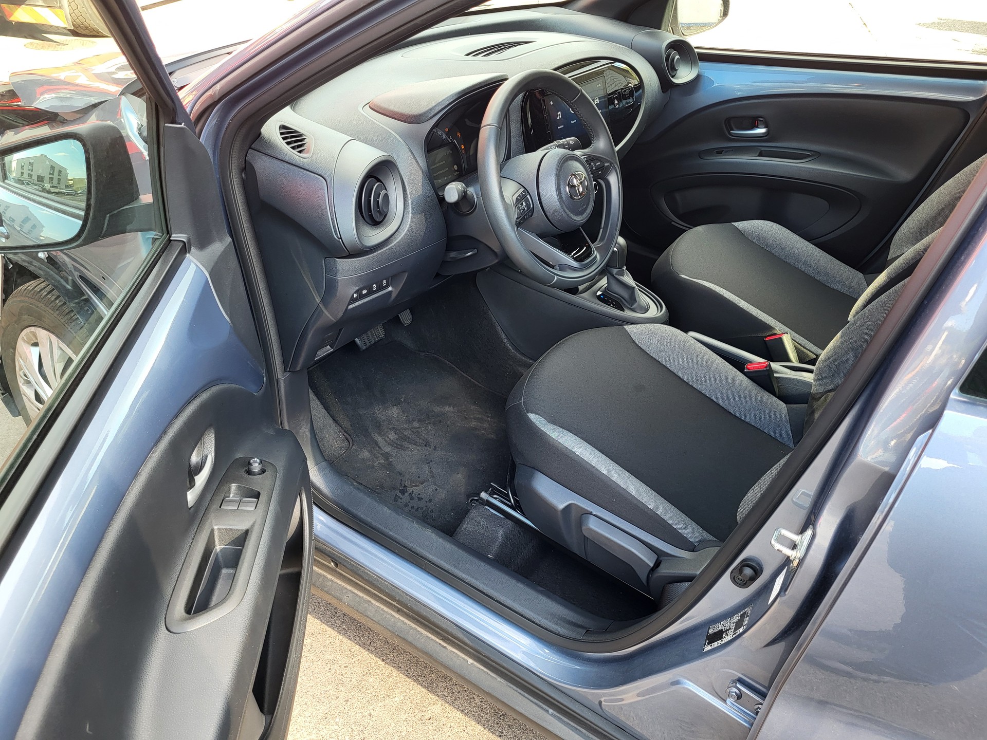 TOYOTA Aygo X 1.0 VVT-i Comfort CVT-image-10