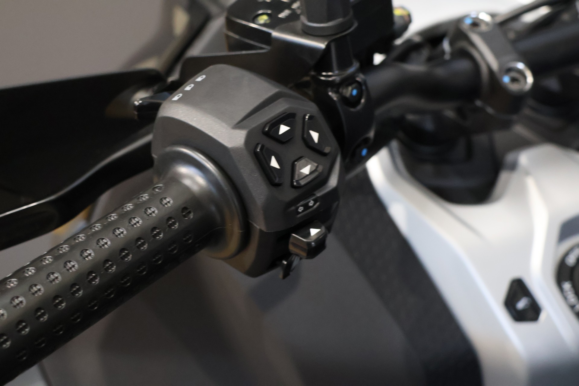 APRILIA SR GT 400 (4 Jahre Garantie)-image-12