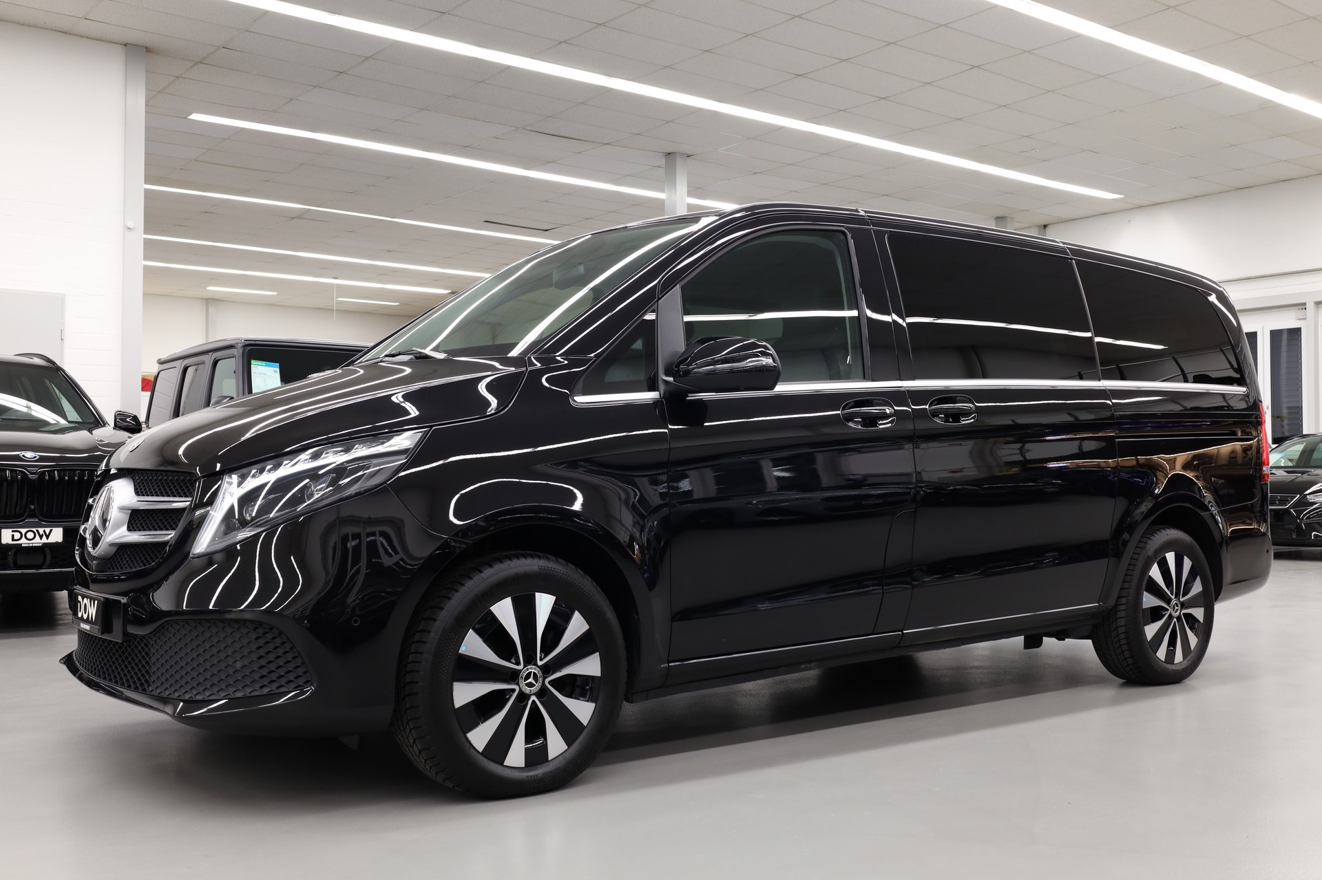 MERCEDES-BENZ V 250 d Avantgarde lang 4matic Van-showroom-element-2