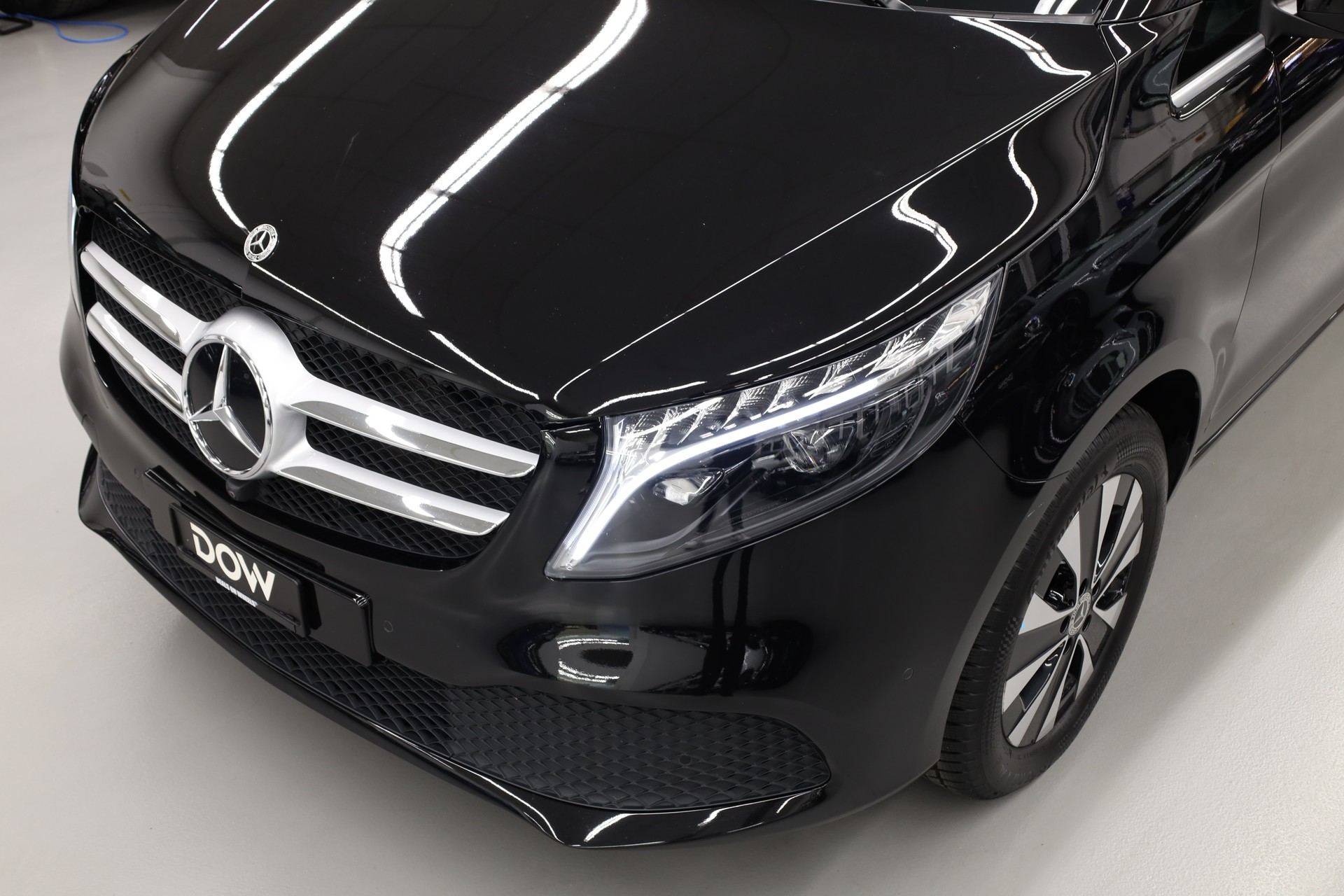 MERCEDES-BENZ V 250 d Avantgarde lang 4matic Van-image-5