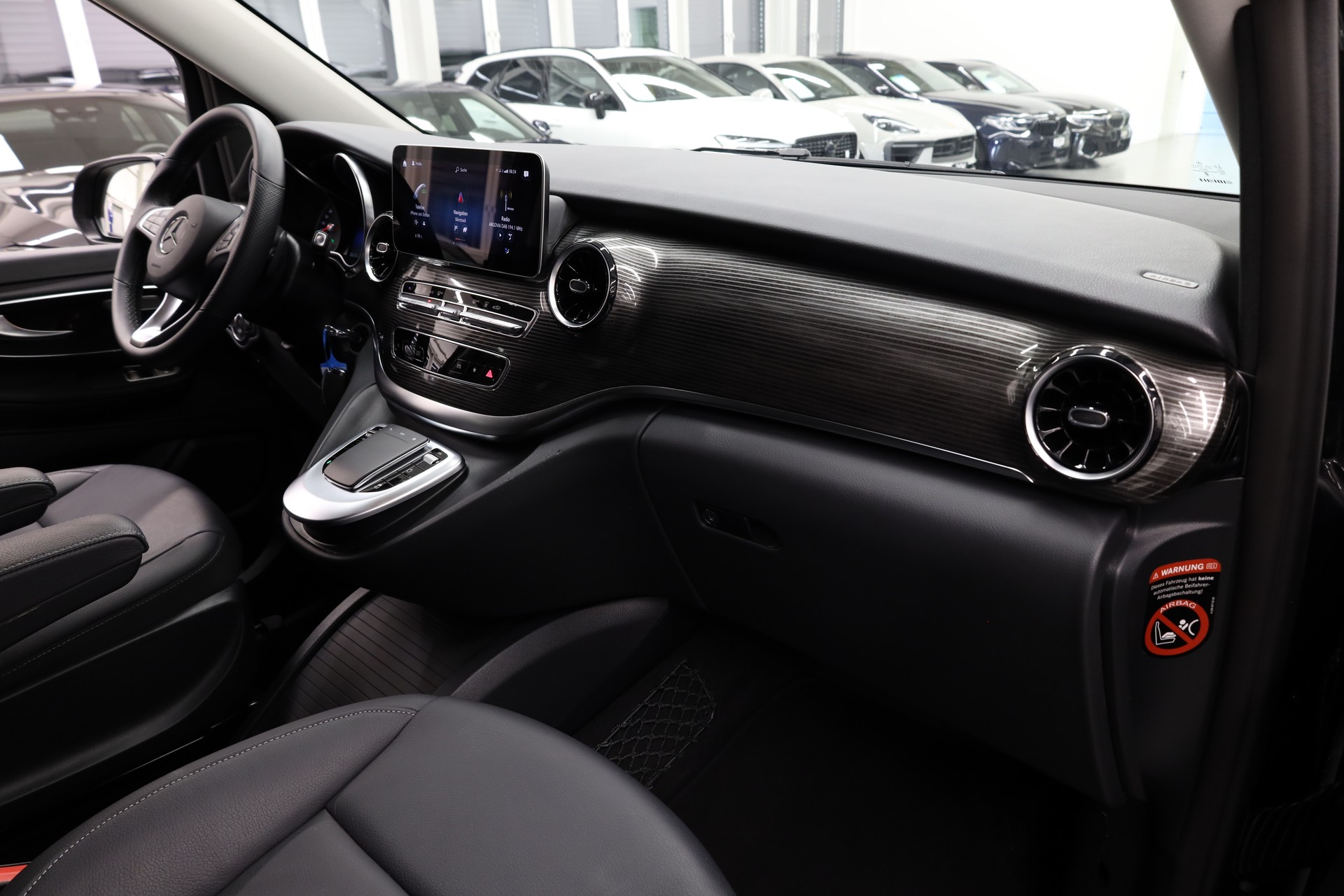MERCEDES-BENZ V 250 d Avantgarde lang 4matic Van-image-21