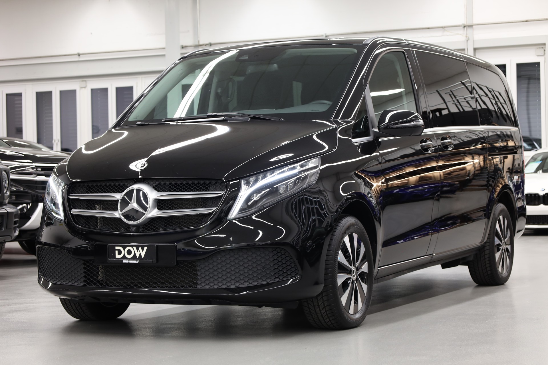MERCEDES-BENZ V 250 d Avantgarde lang 4matic Van-showroom-element-3