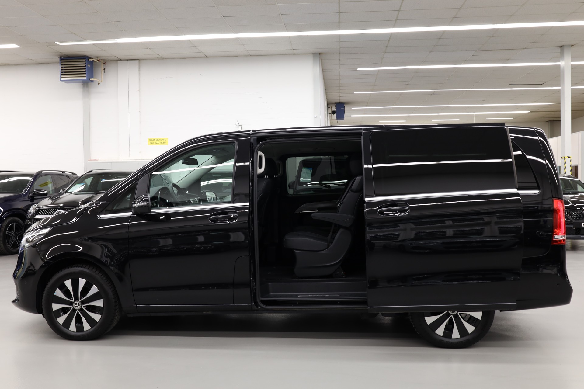 MERCEDES-BENZ V 250 d Avantgarde lang 4matic Van-image-10