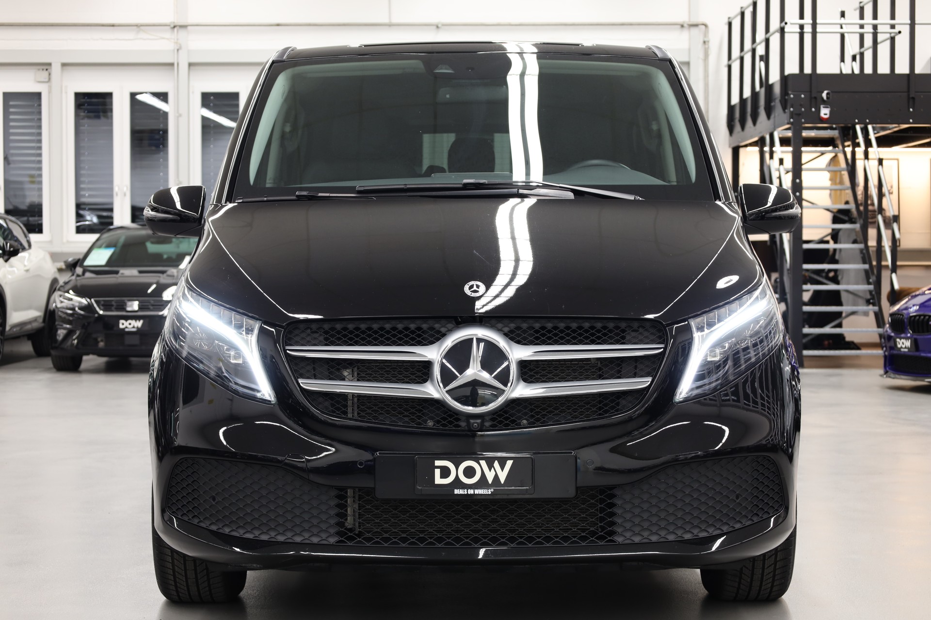 MERCEDES-BENZ V 250 d Avantgarde lang 4matic Van-image-4