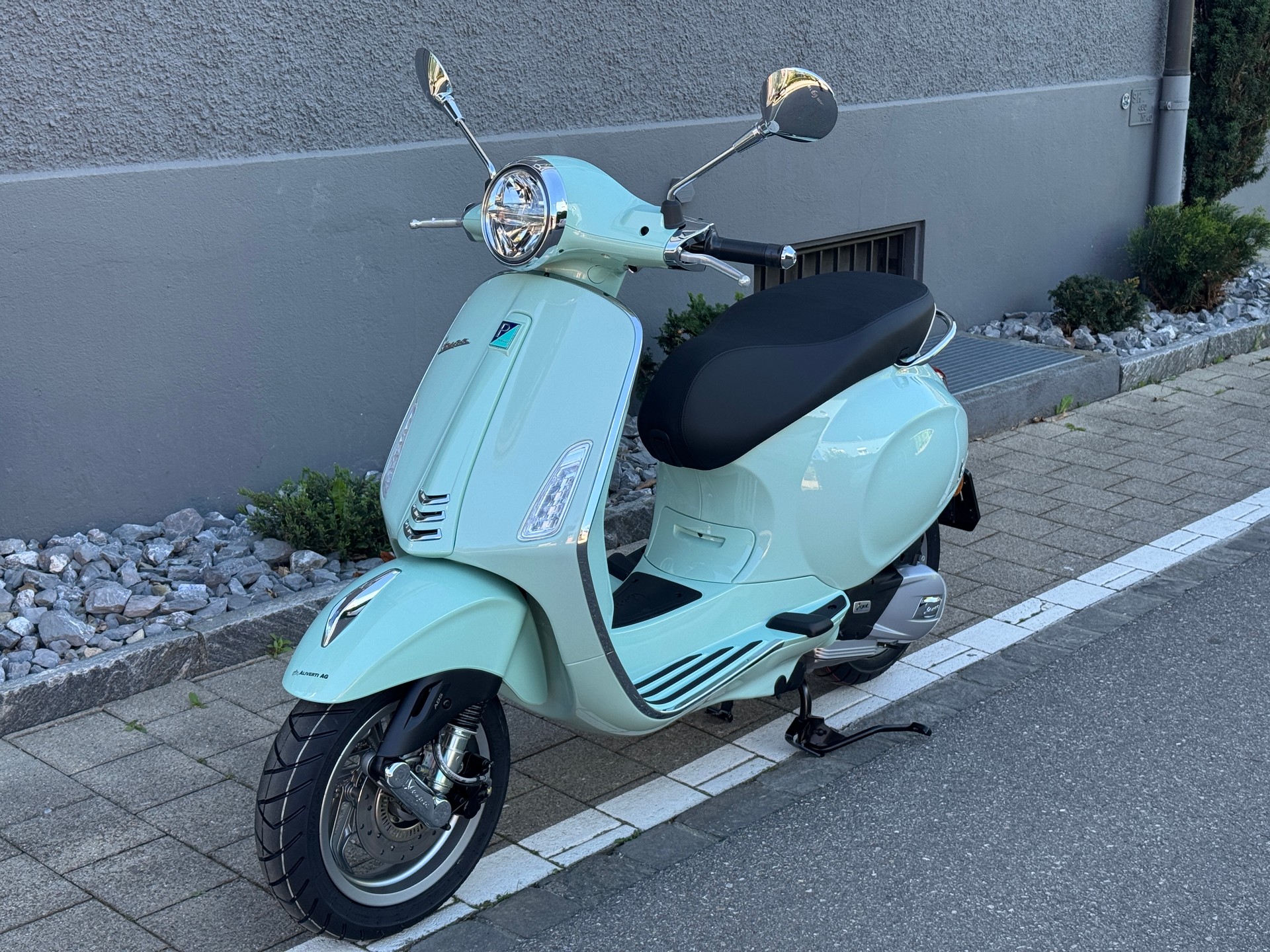 PIAGGIO Vespa 125 Primavera 2026 Keyless Go & LCD Display-image-0