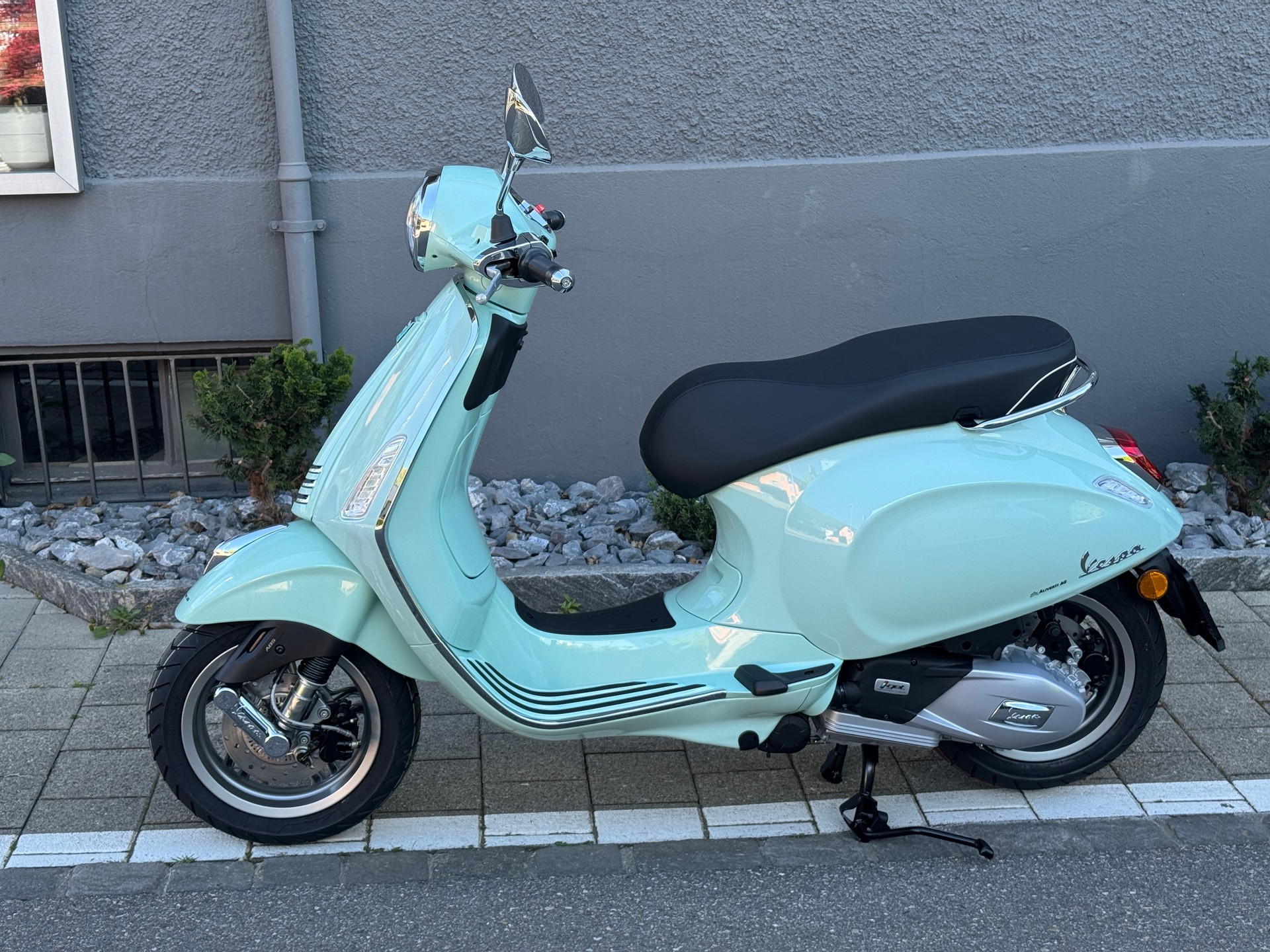 PIAGGIO Vespa 125 Primavera 2026 Keyless Go & LCD Display-image-1