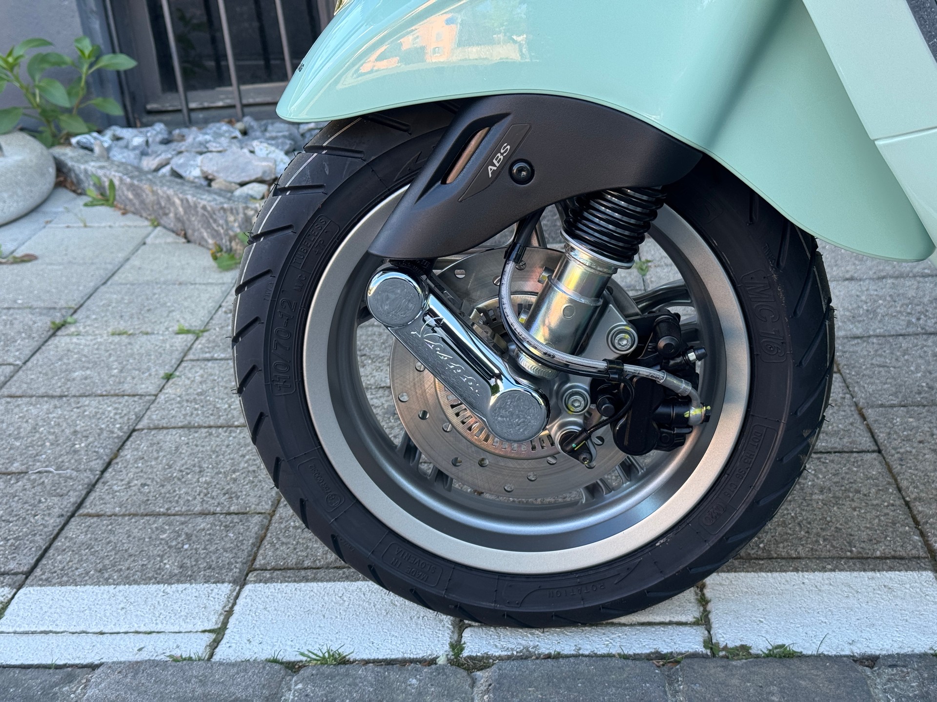 PIAGGIO Vespa 125 Primavera 2026 Keyless Go & LCD Display-image-2