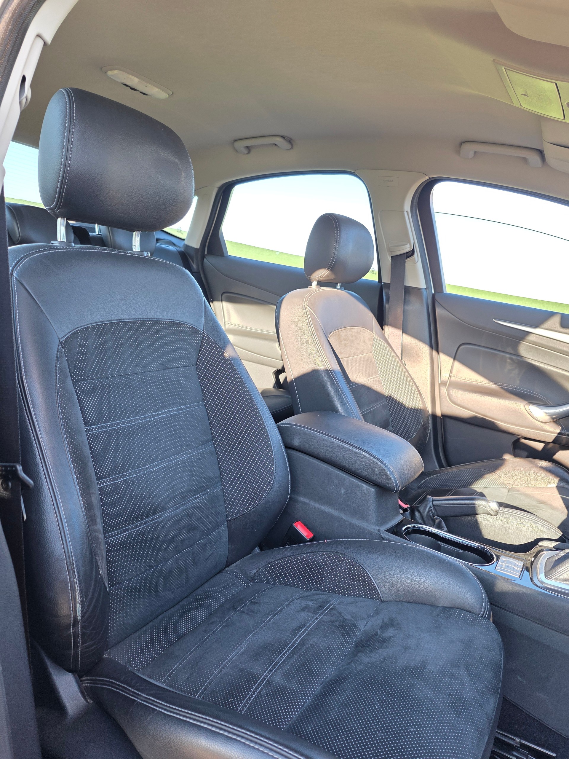 FORD Mondeo 2.0 TDCi 16V Titanium Executive Automatic-image-14