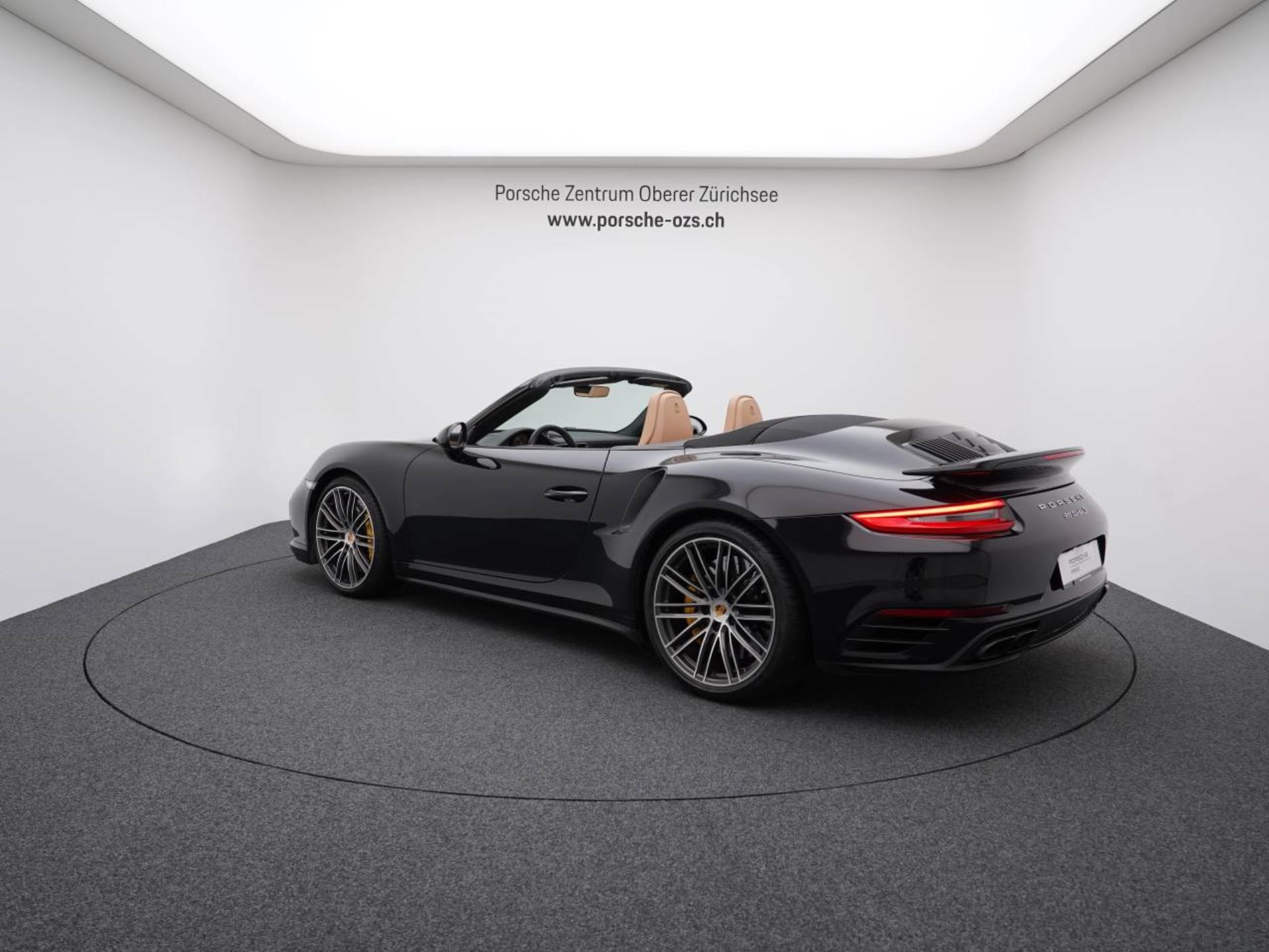PORSCHE 911 Turbo S Cabriolet-showroom-element-2