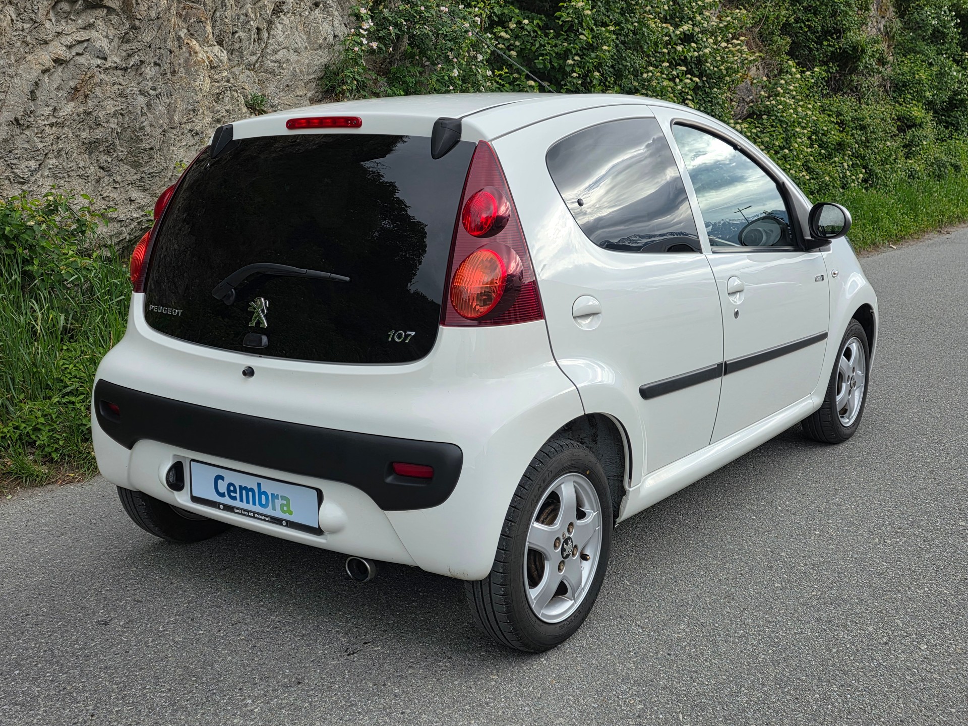 PEUGEOT 107 1.0 Style-image-3