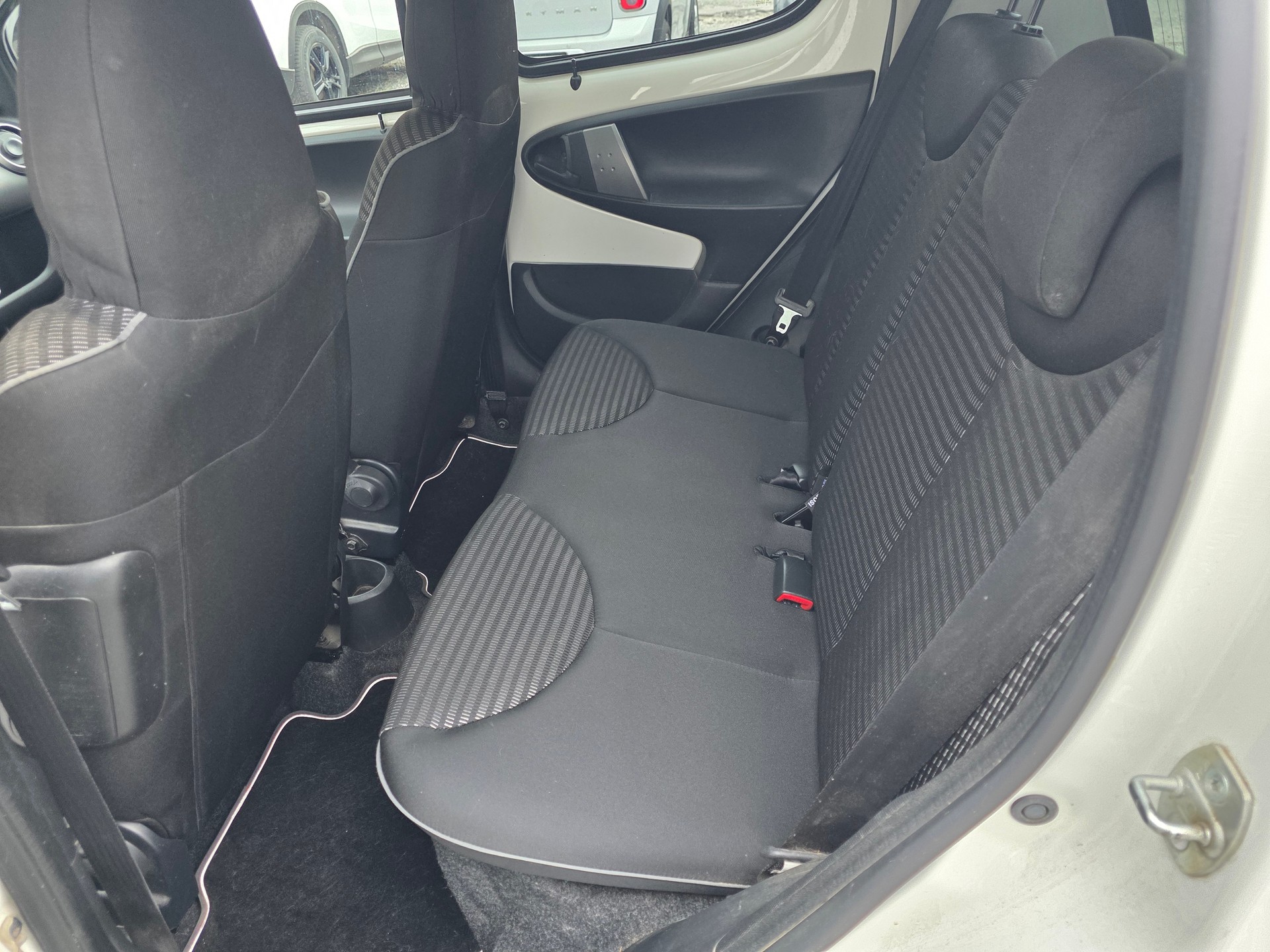 PEUGEOT 107 1.0 Style-image-8