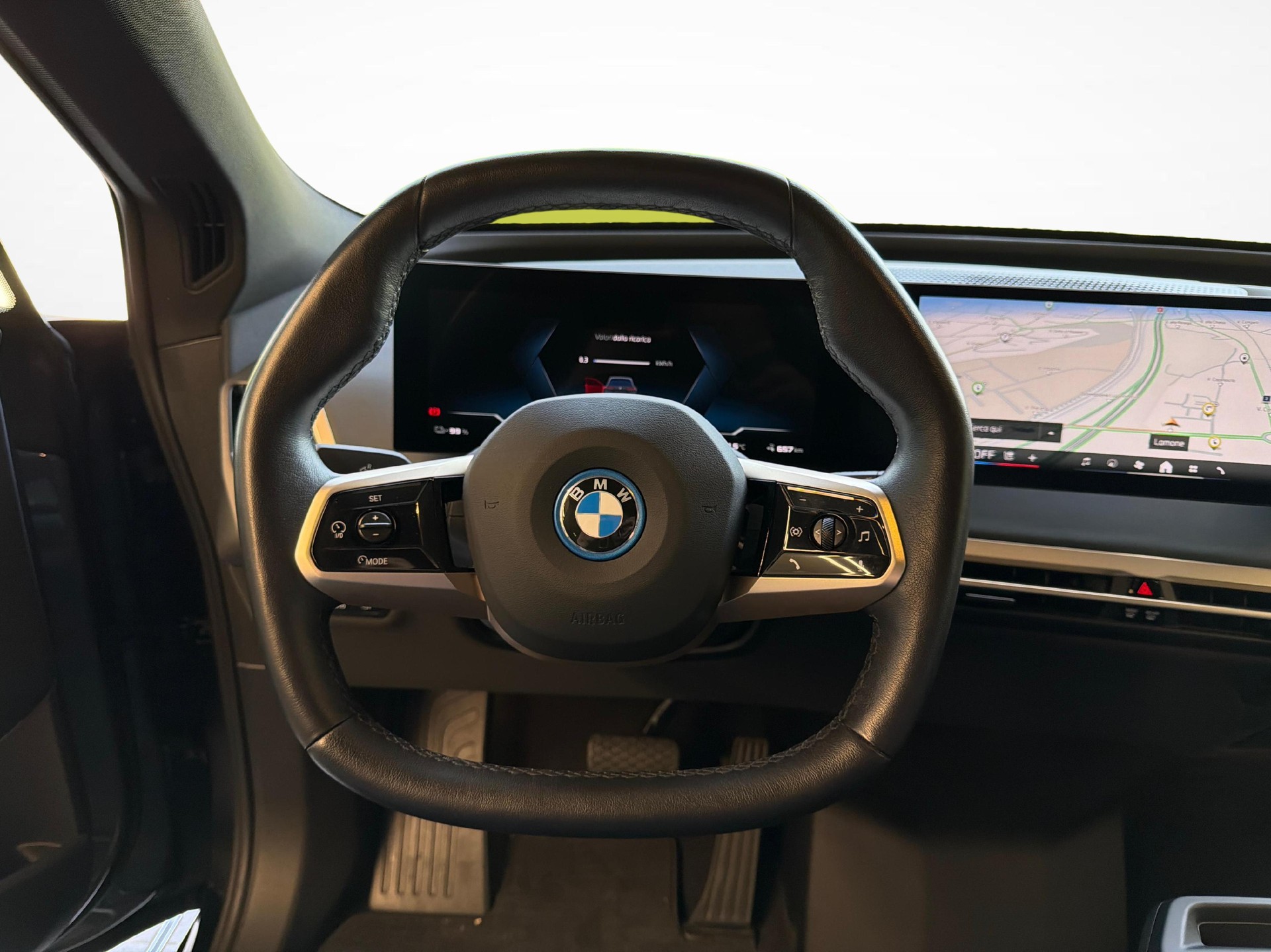 BMW iX M60-image-14