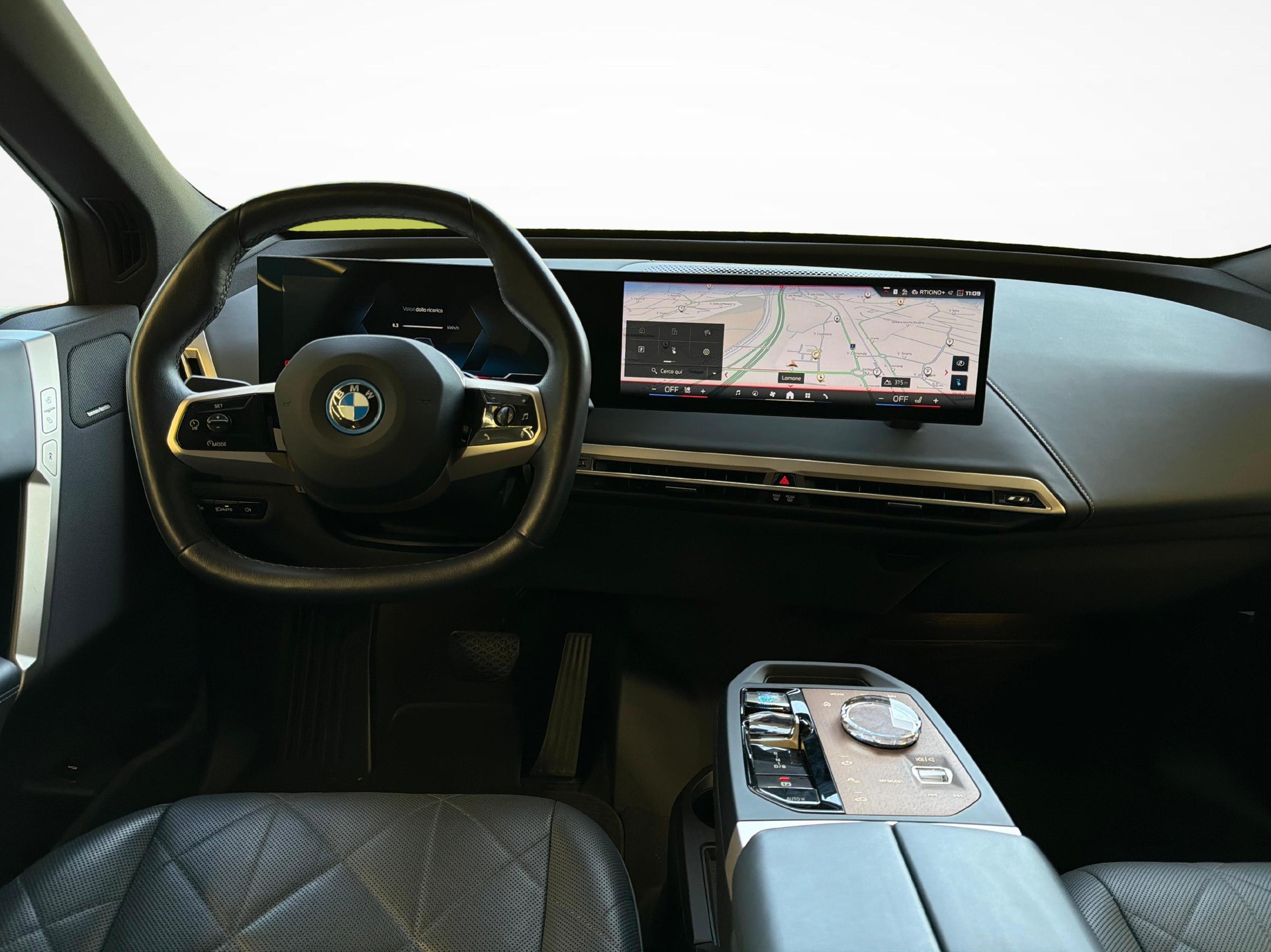 BMW iX M60-image-13