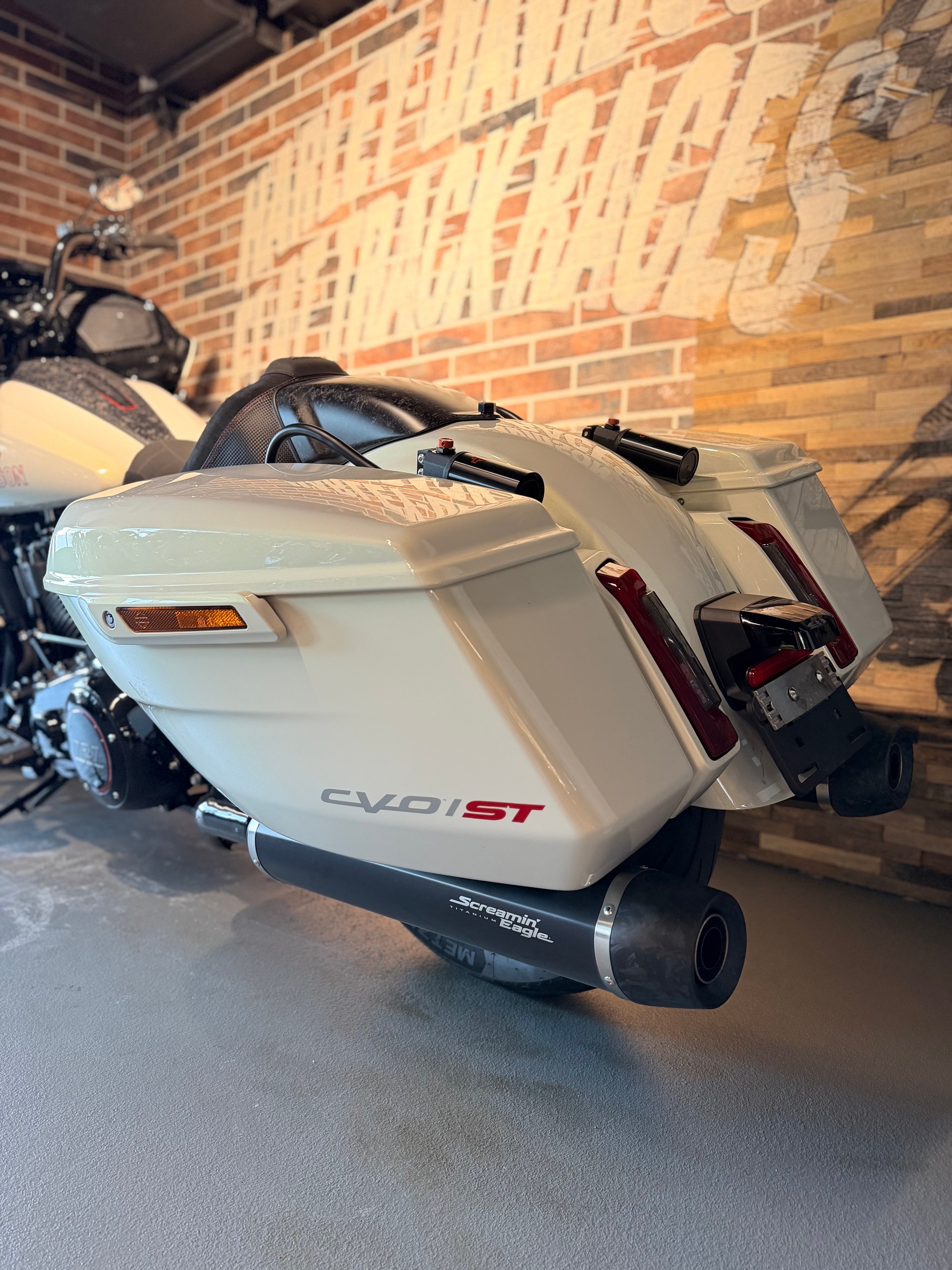 HARLEY-DAVIDSON FLTRXSTSE Road Glide 121 CVO-image-4