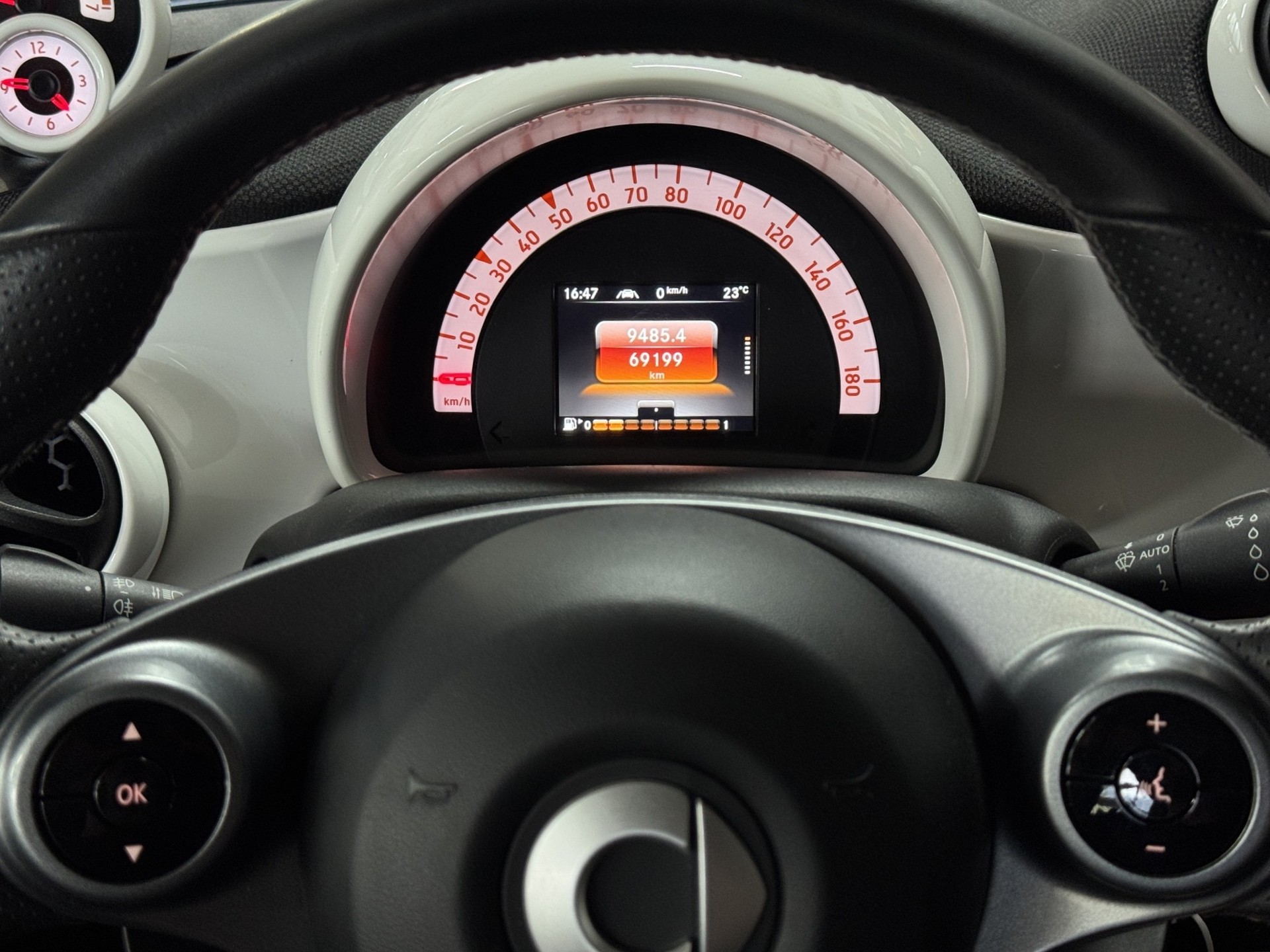 SMART forfour prime "Faltdach-Leder-JBL"-image-16