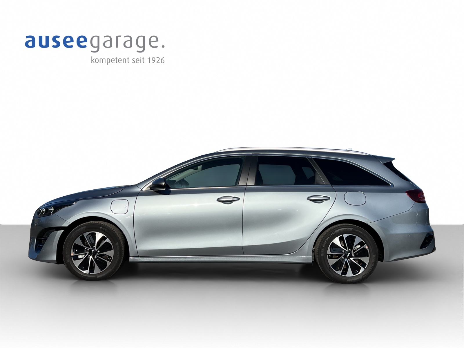 KIA Ceed SW 1.6 GDi Plug-in Hybrid Style-showroom-element-2