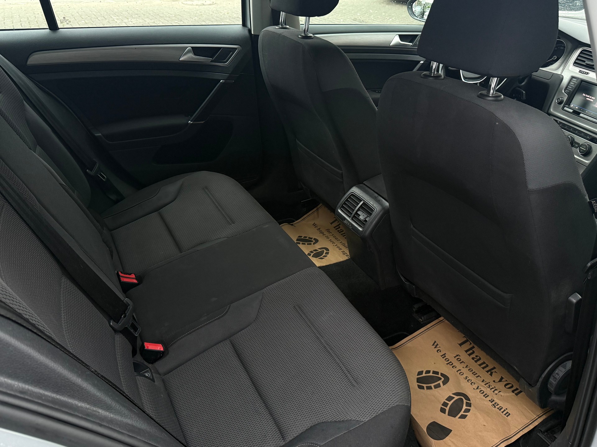 VW Golf Variant 1.6 TDI Trendline 4Motion-image-12