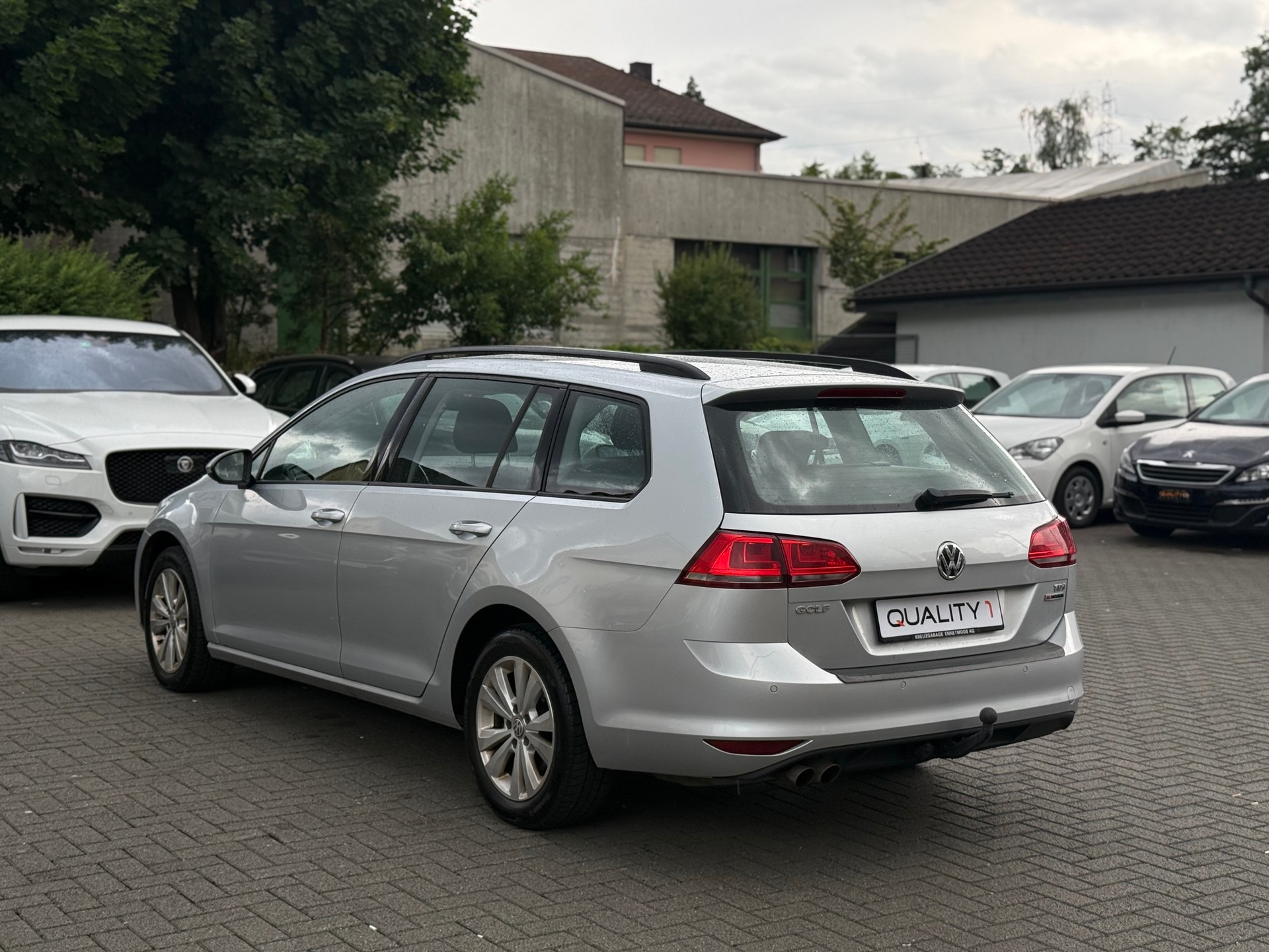 VW Golf Variant 1.6 TDI Trendline 4Motion-image-7