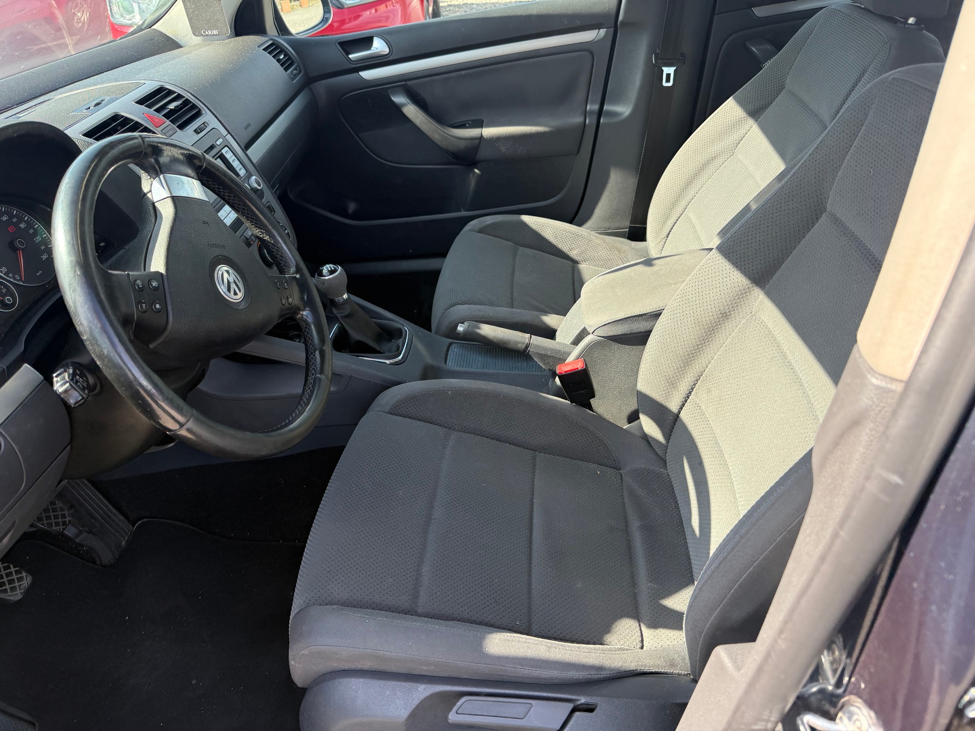 VW Golf 1.9 TDI Sportline 4Motion-image-5