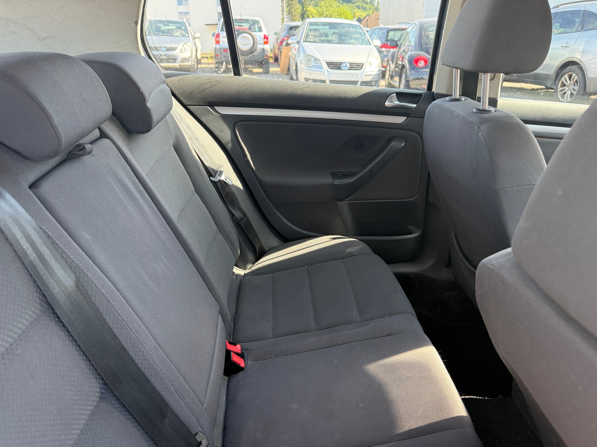 VW Golf 1.9 TDI Sportline 4Motion-image-6