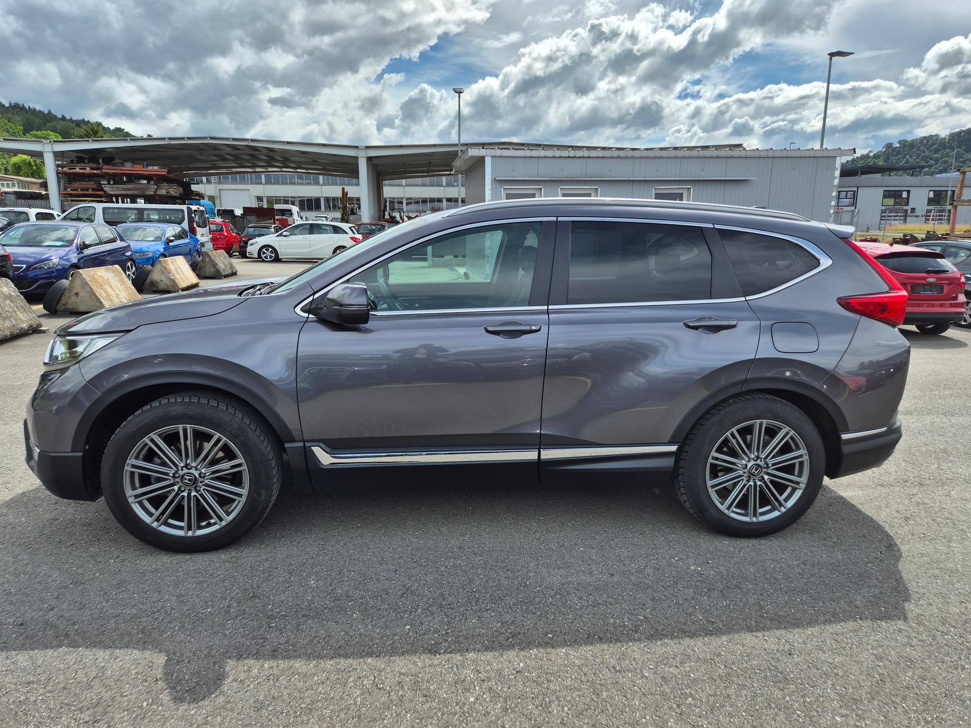 HONDA CR-V 1.5 i-VTEC Executive 4WD Automatic-image-12