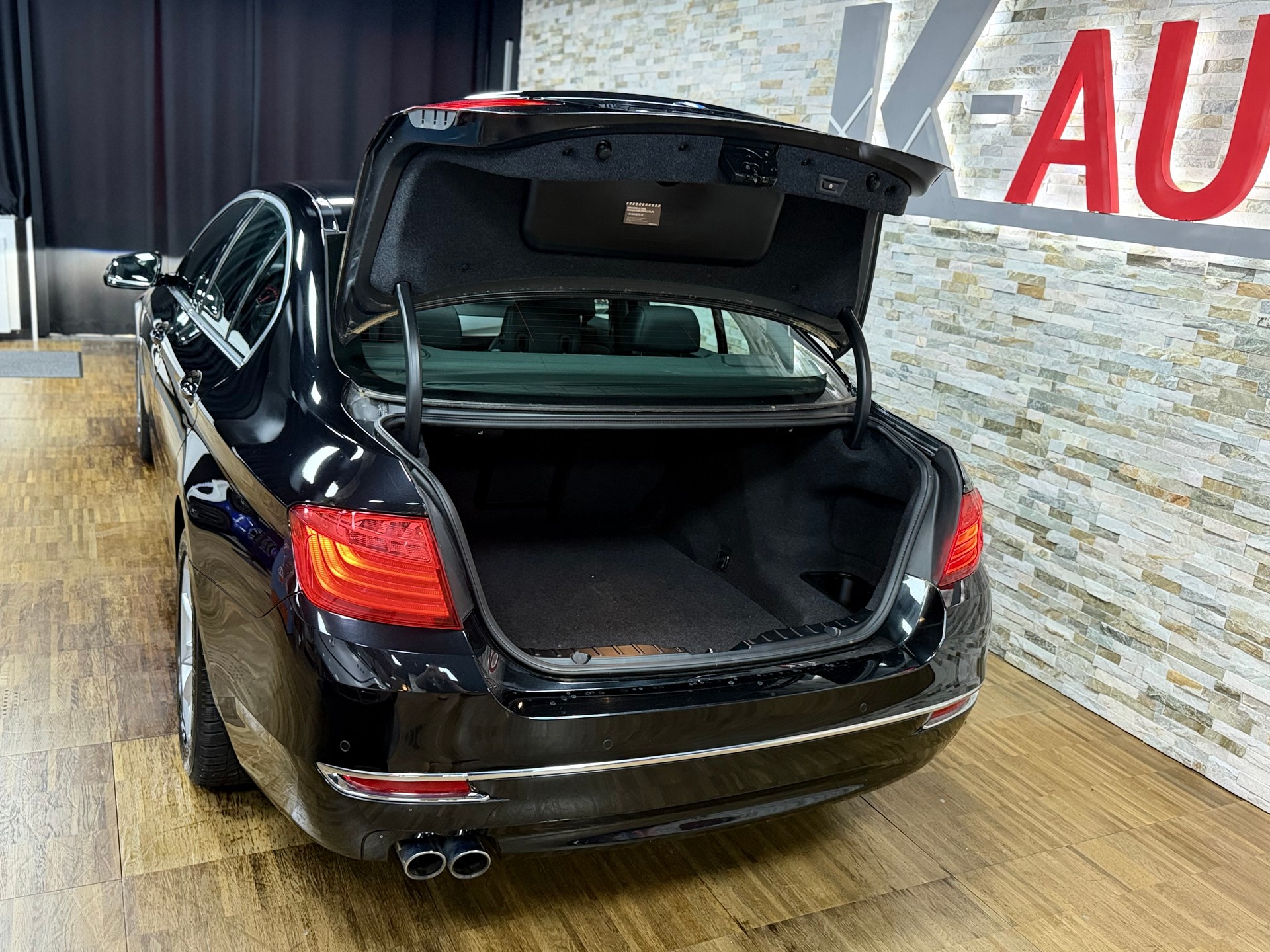 BMW 520d xDrive Luxury Line Steptronic-image-23