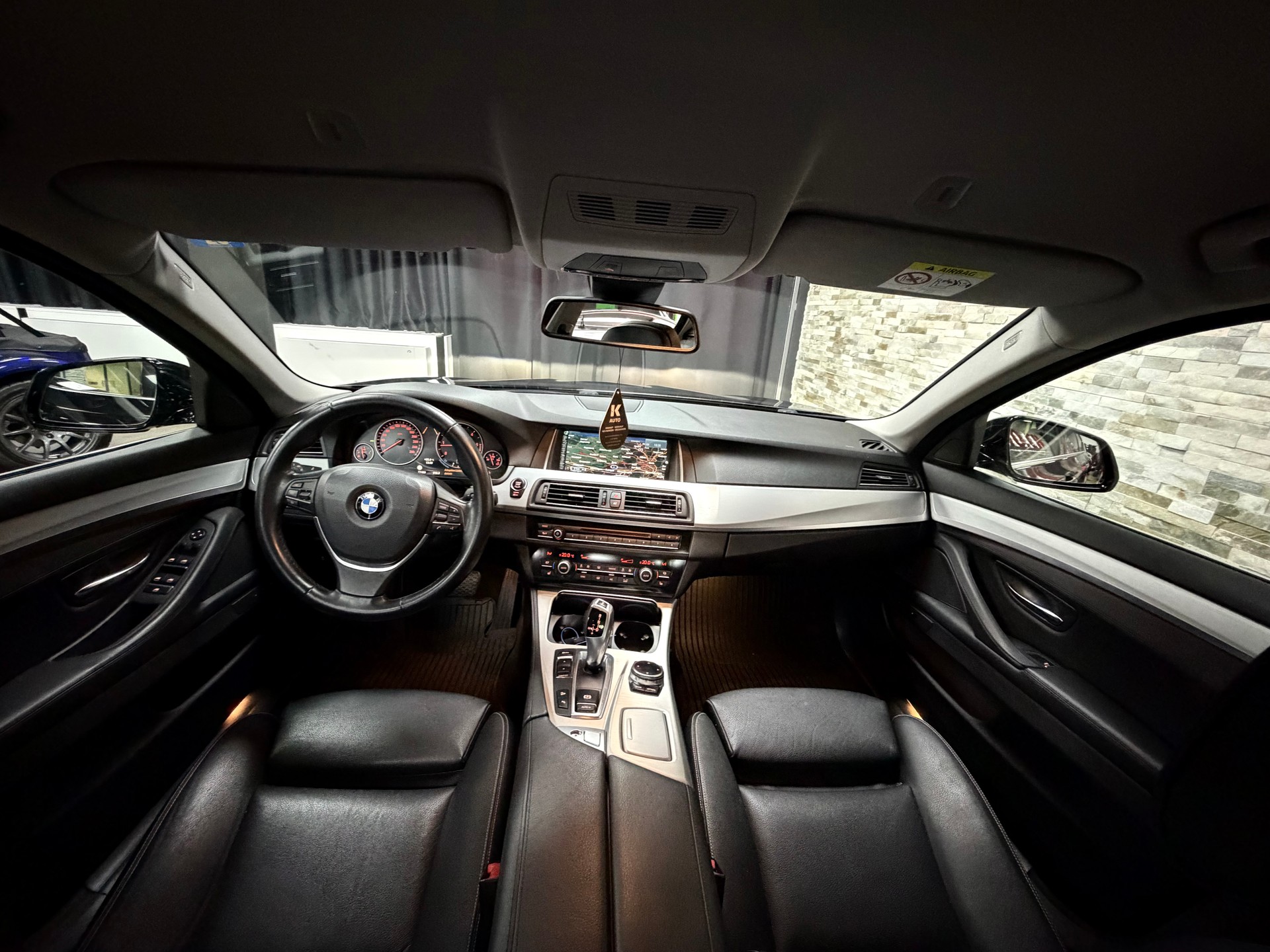 BMW 520d xDrive Luxury Line Steptronic-image-22
