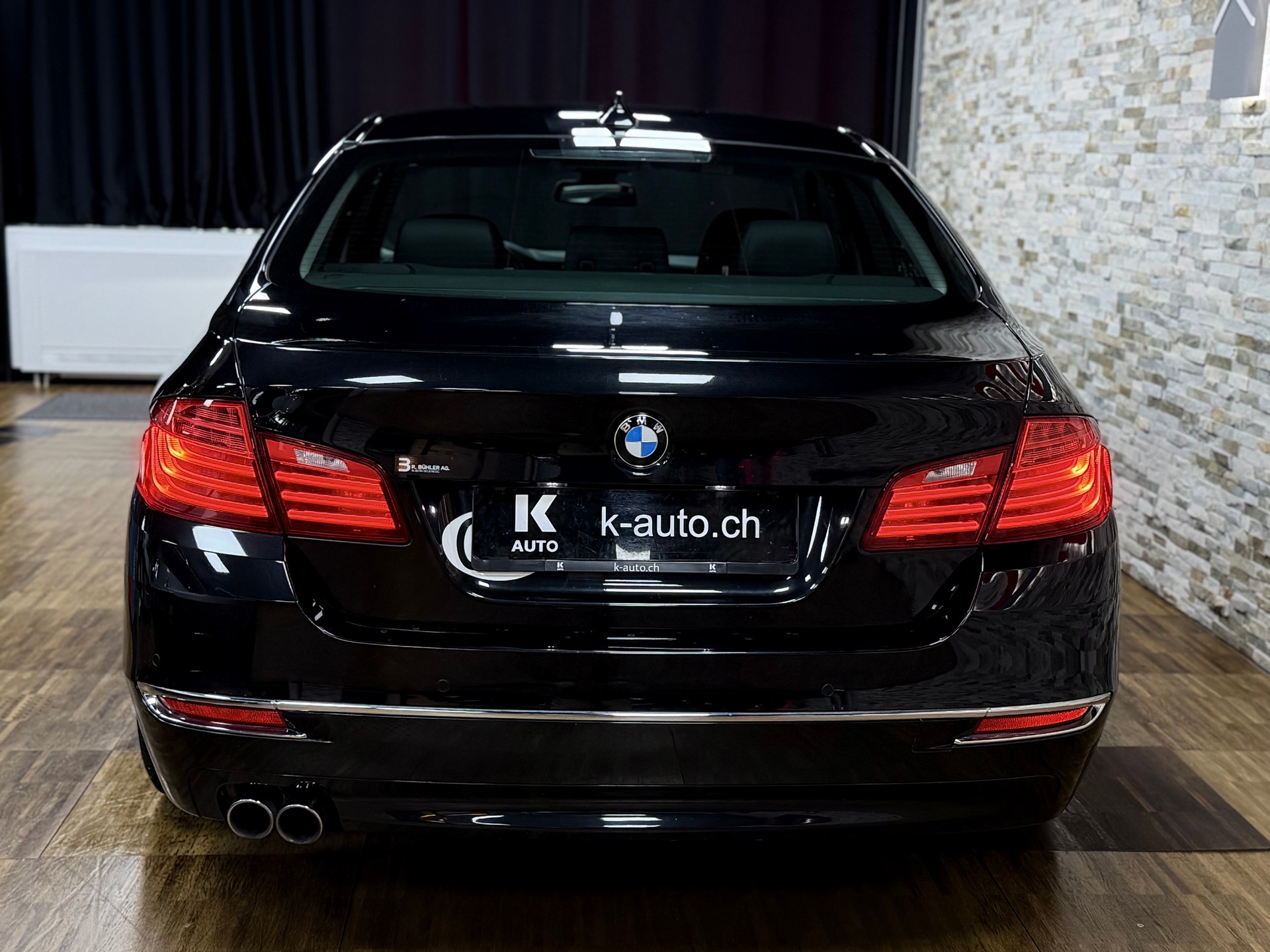 BMW 520d xDrive Luxury Line Steptronic-showroom-element-2
