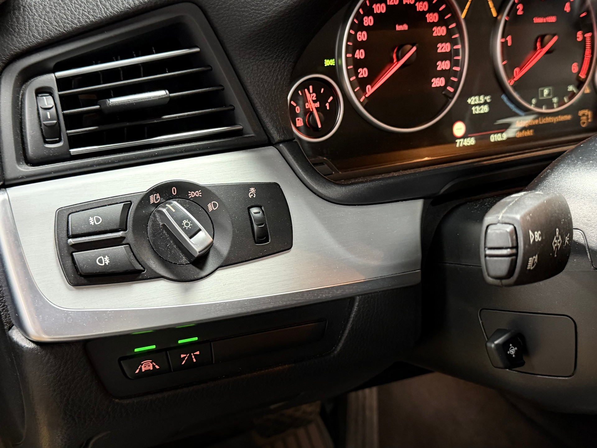 BMW 520d xDrive Luxury Line Steptronic-image-12