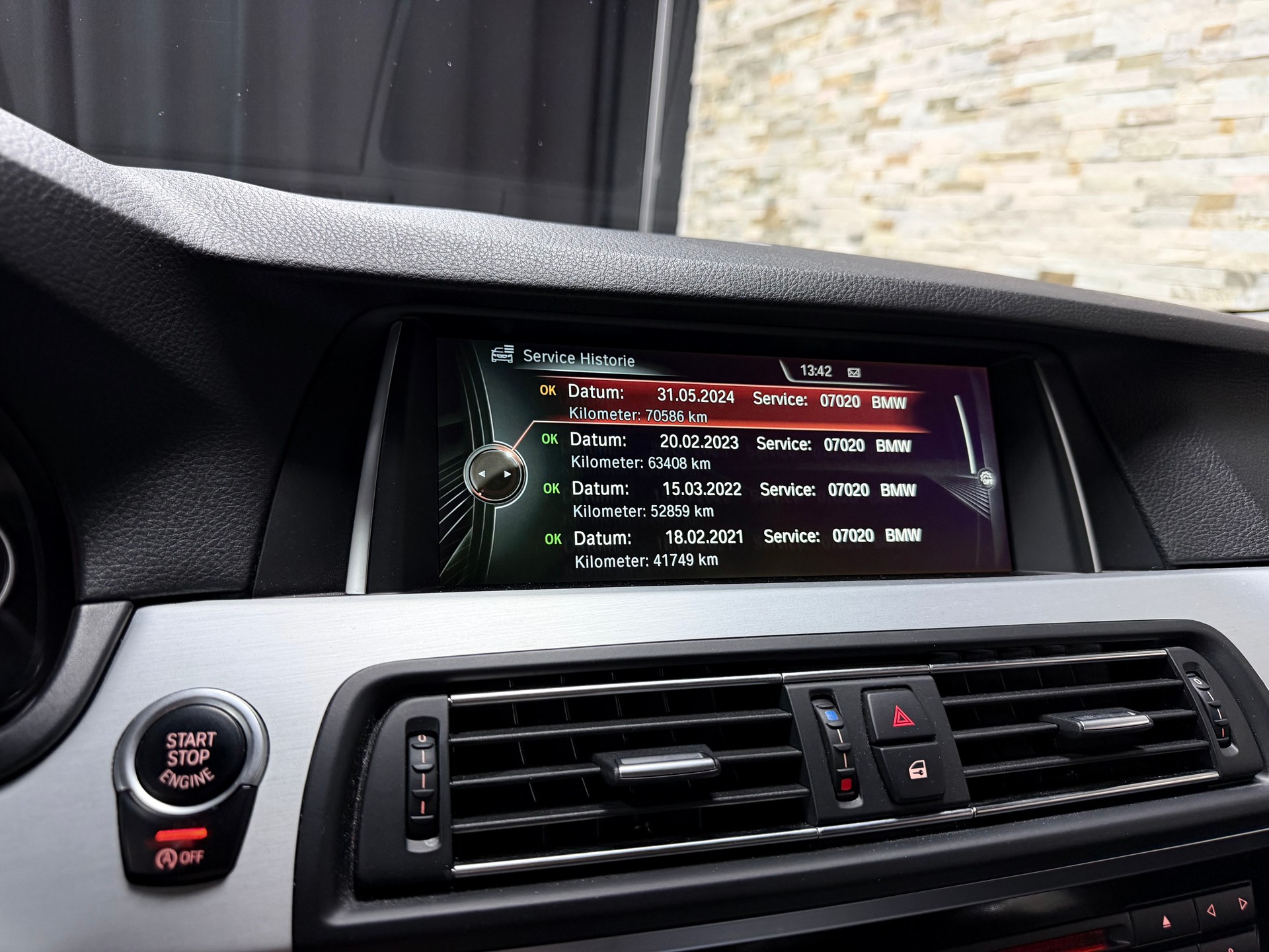 BMW 520d xDrive Luxury Line Steptronic-image-19