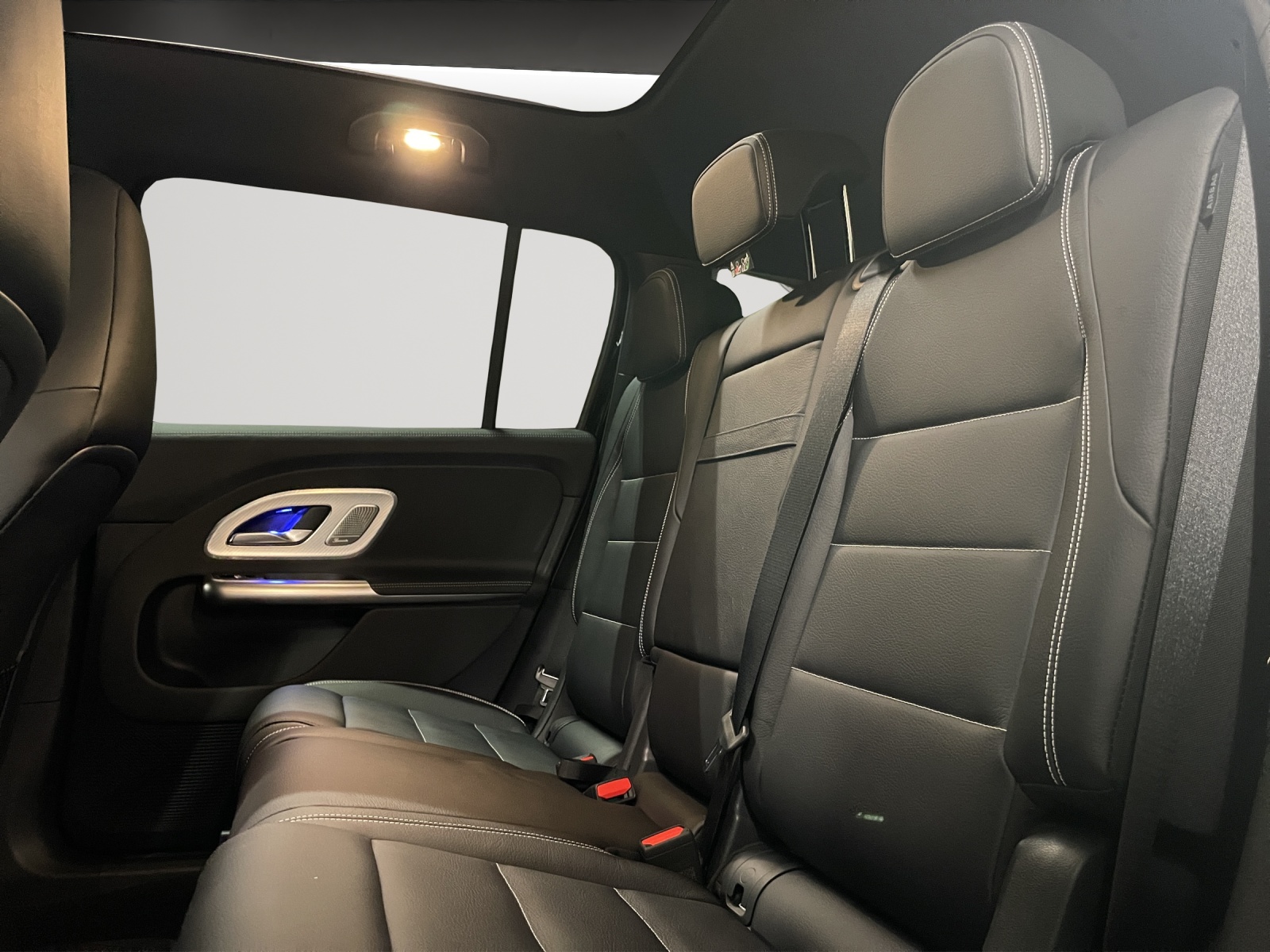 MERCEDES-BENZ GLB 220 d 4Matic 8G-Tronic-image-10