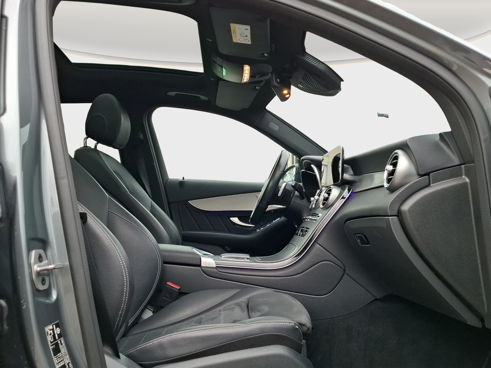 MERCEDES-BENZ GLC 300 e AMG Line 4Matic 9G-Tronic // 1.Hand-image-9