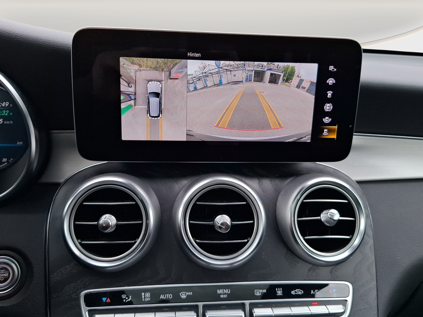 MERCEDES-BENZ GLC 300 e AMG Line 4Matic 9G-Tronic // 1.Hand-image-14