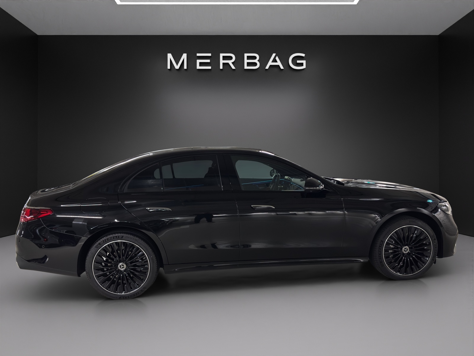 MERCEDES-BENZ E 220 d 4Matic 9G-Tronic-image-1