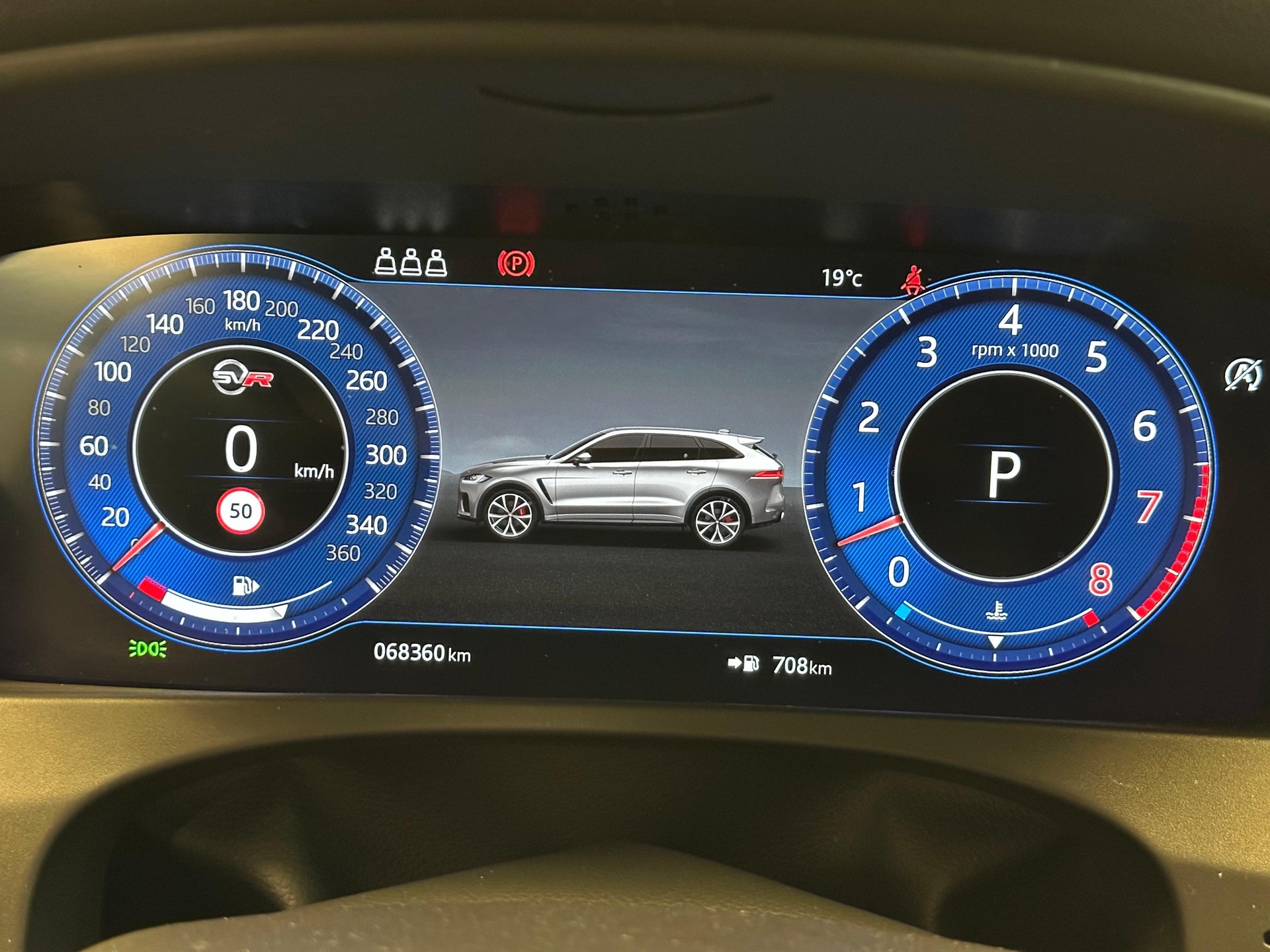 JAGUAR F-Pace 5.0 V8 SVR AWD-image-10