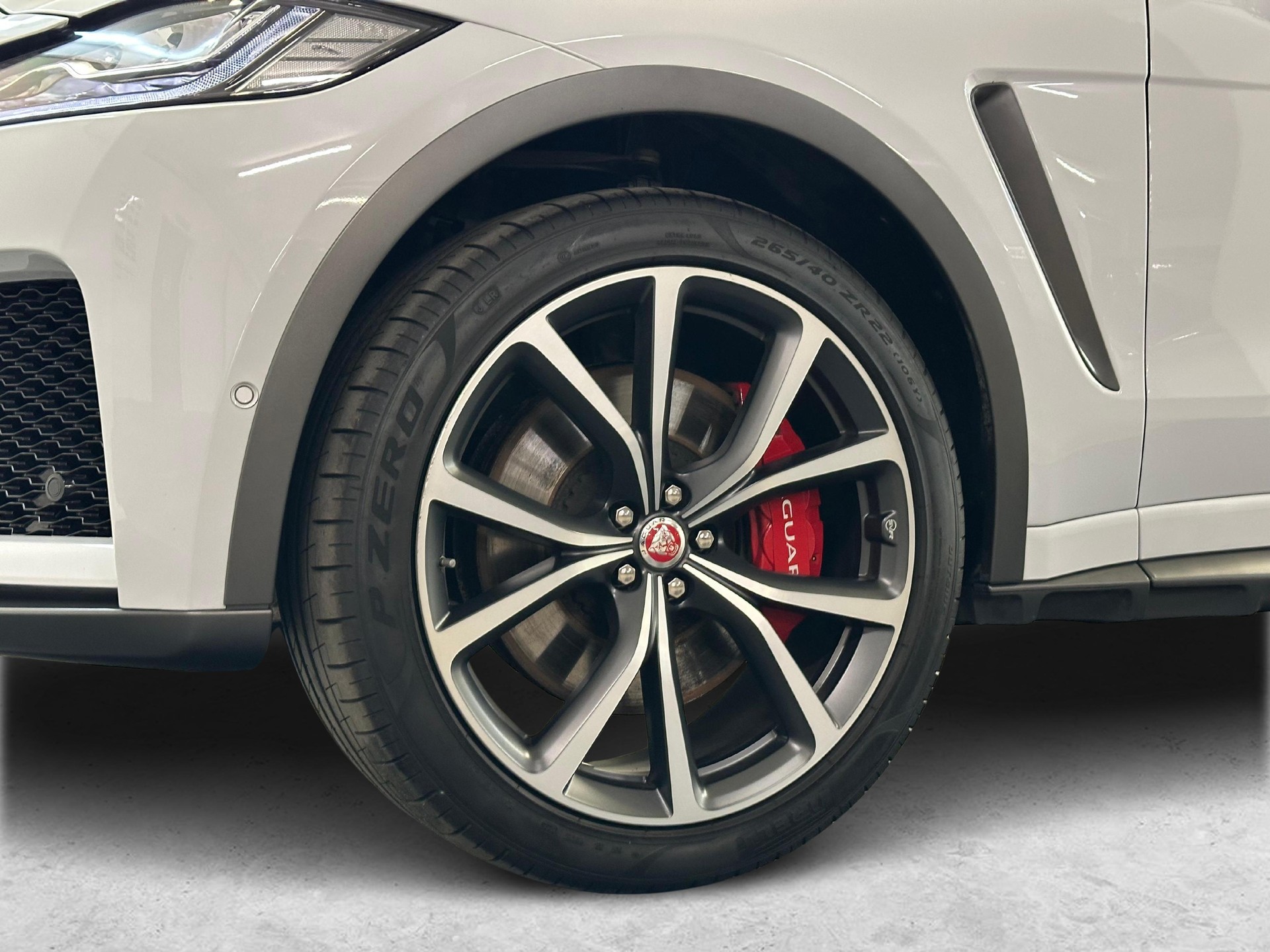 JAGUAR F-Pace 5.0 V8 SVR AWD-image-11