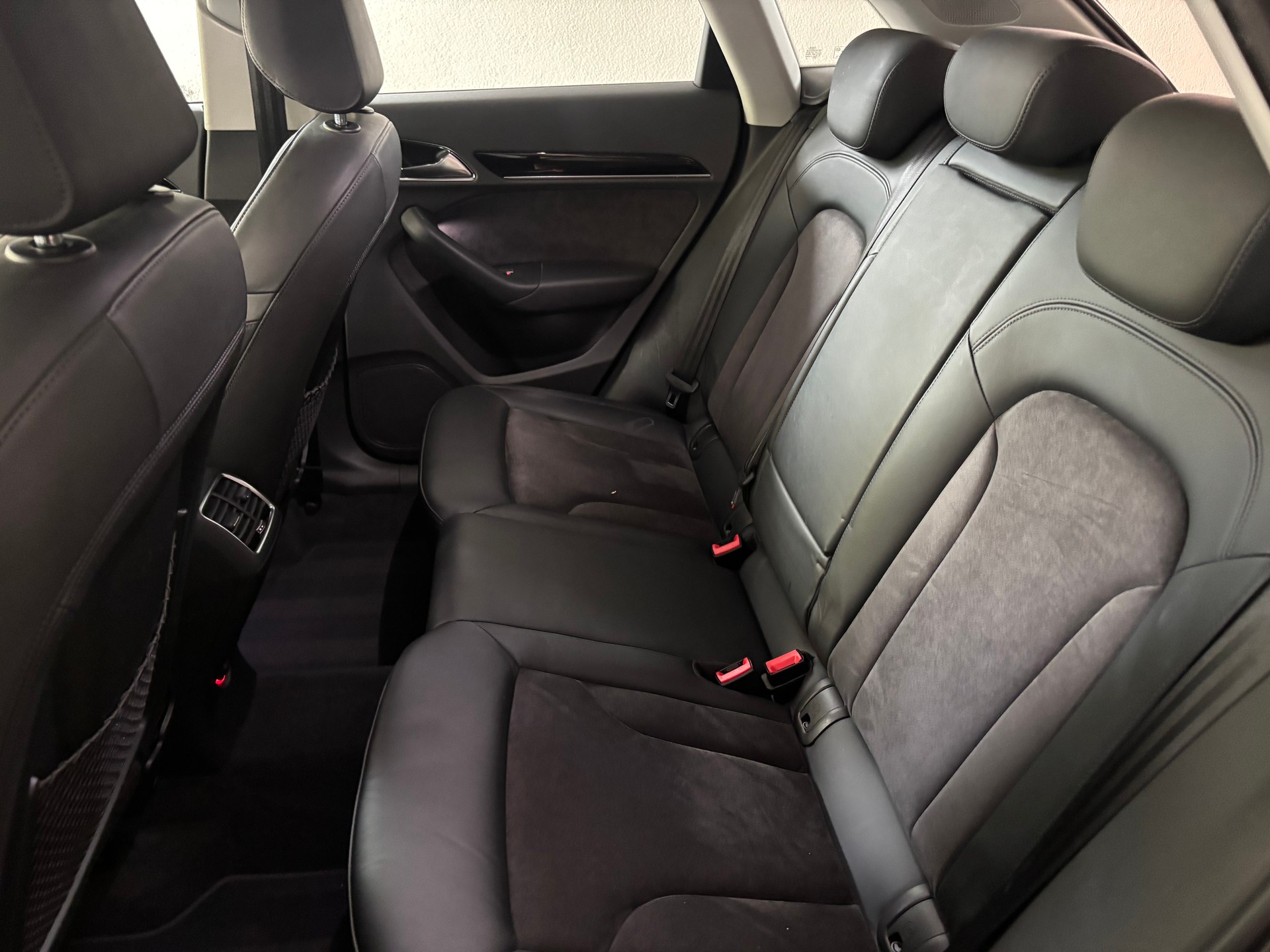 AUDI RS Q3 2.5 TFSI quattro S-tronic-image-8