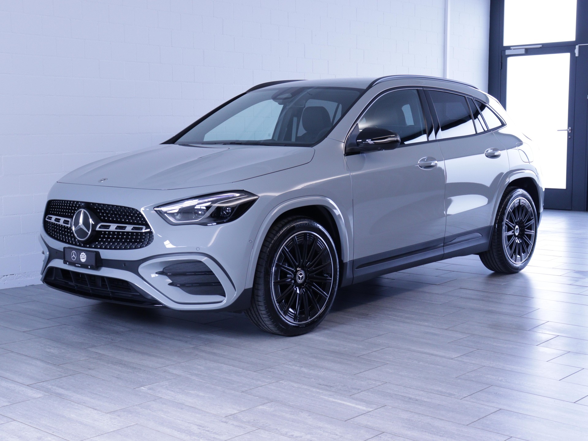 MERCEDES-BENZ GLA 200 Night Star AMG Line