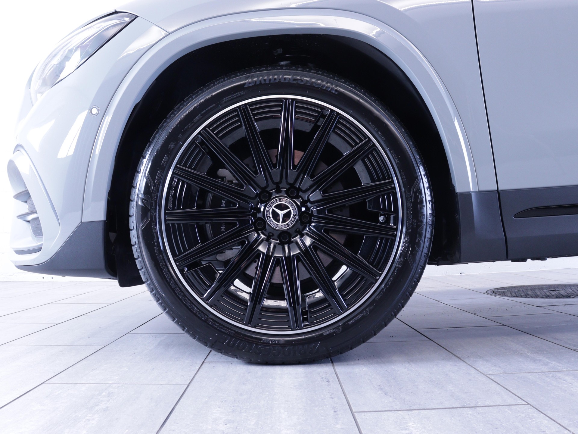 MERCEDES-BENZ GLA 200 Night Star AMG Line-image-12