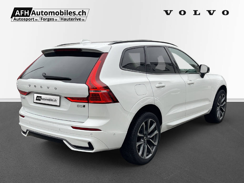 VOLVO XC60 2.0 B5 MH Ultimate Dark AWD-showroom-element-3